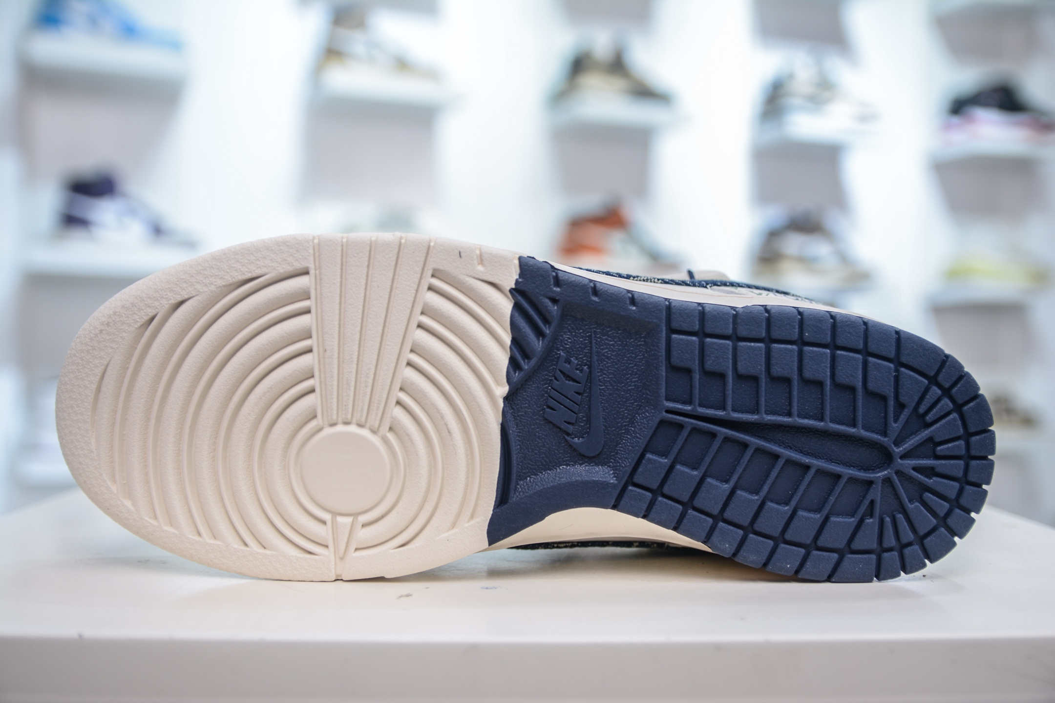 Nike SB Dunk Low x Louis Vuitton White Blue Denim Shoes - Limited Edition 6 i1748196110212 8997 0 4