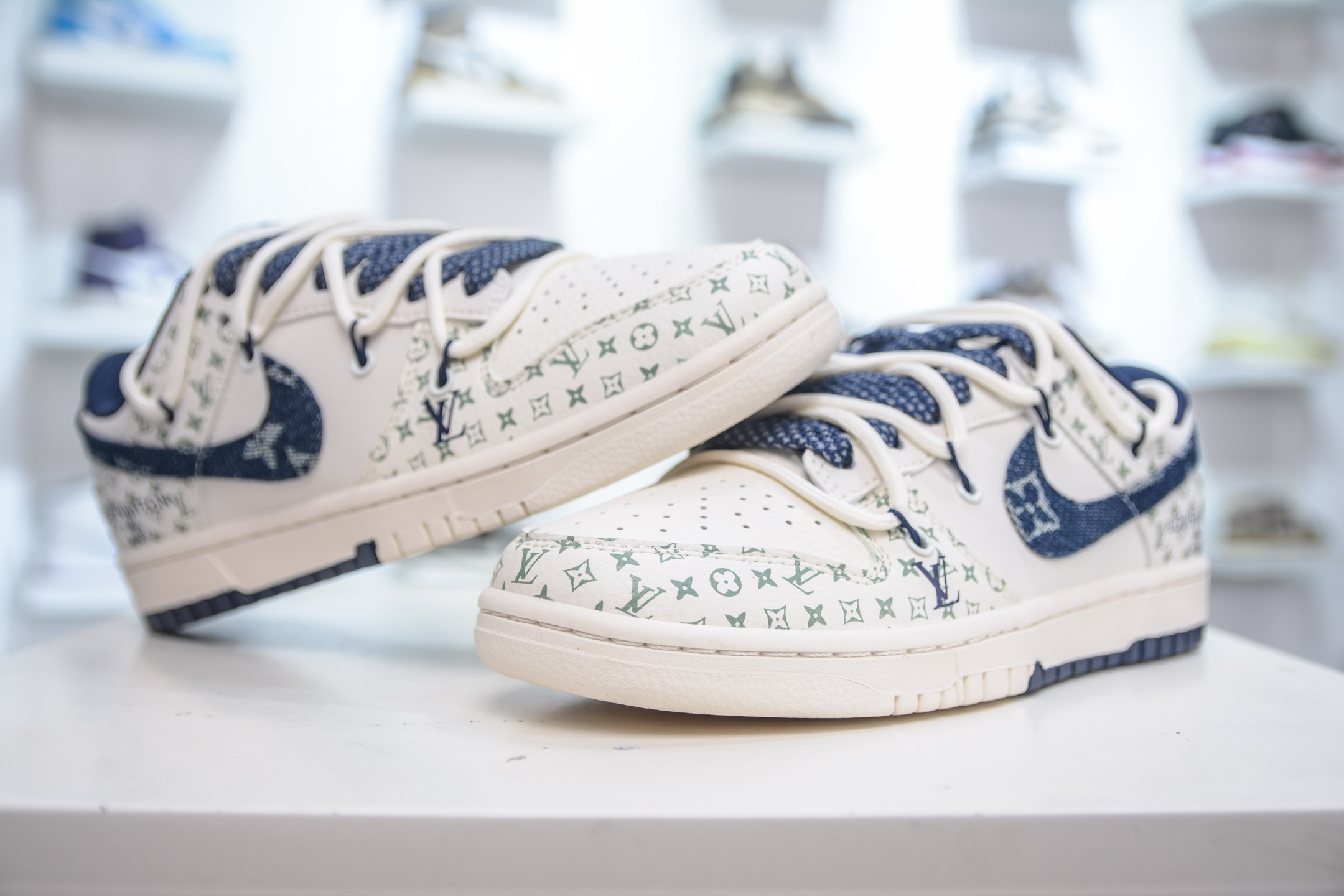 Nike SB Dunk Low x Louis Vuitton White Blue Denim Shoes - Limited Edition 5 i1748196110219 7859 0 3