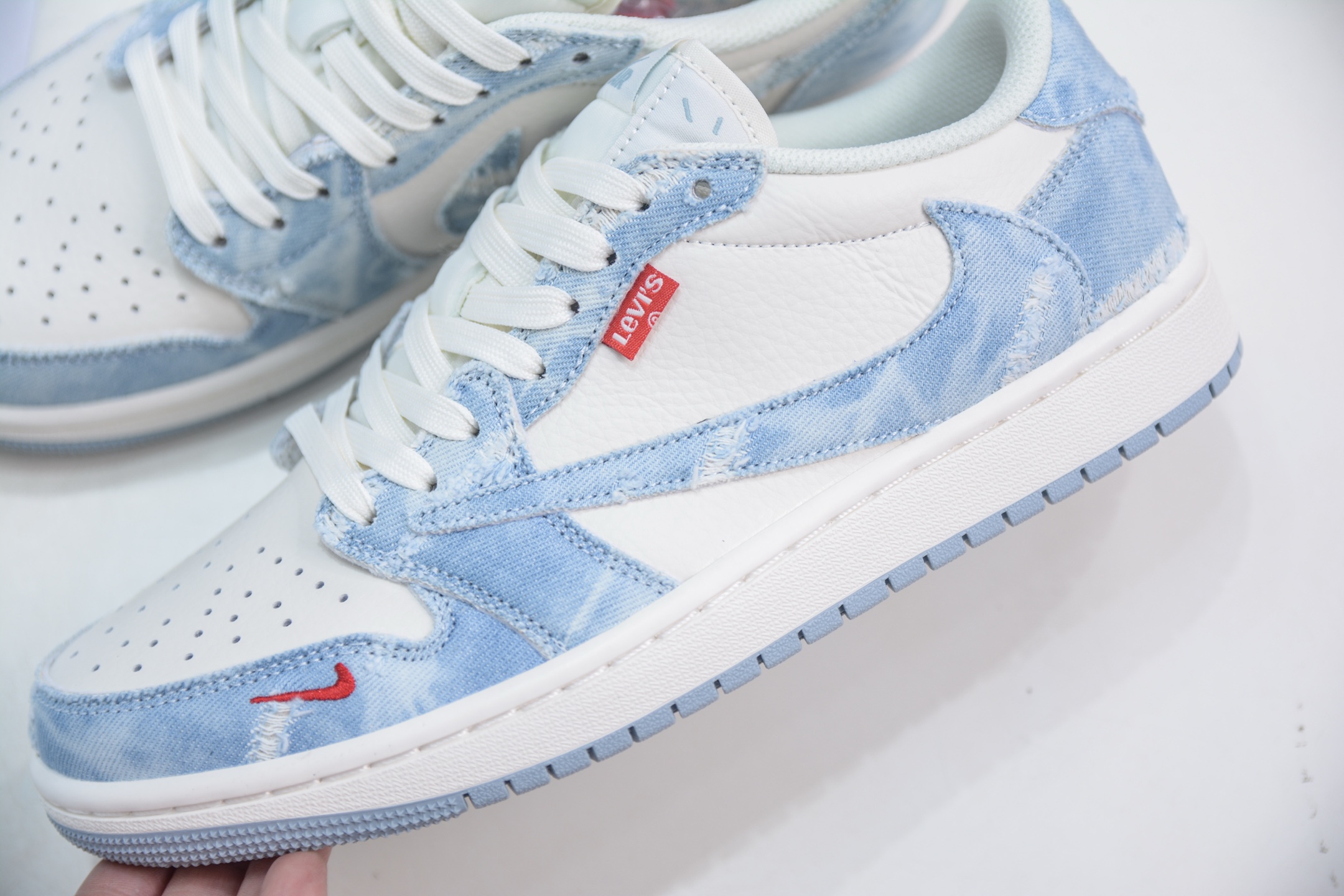 TS x Air Jordan 1 Low x Levi's: Denim Blue Low-Top Sneakers 7 i1748196159973 4577 0 6