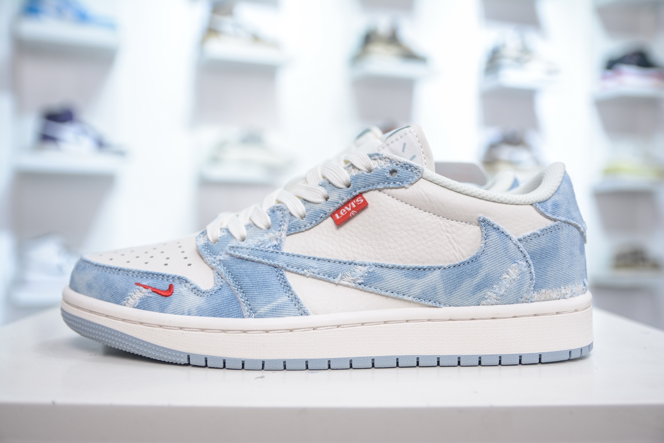 TS x Air Jordan 1 Low x Levi's: Denim Blue Low-Top Sneakers 1 i1748196159995 6760 0 0