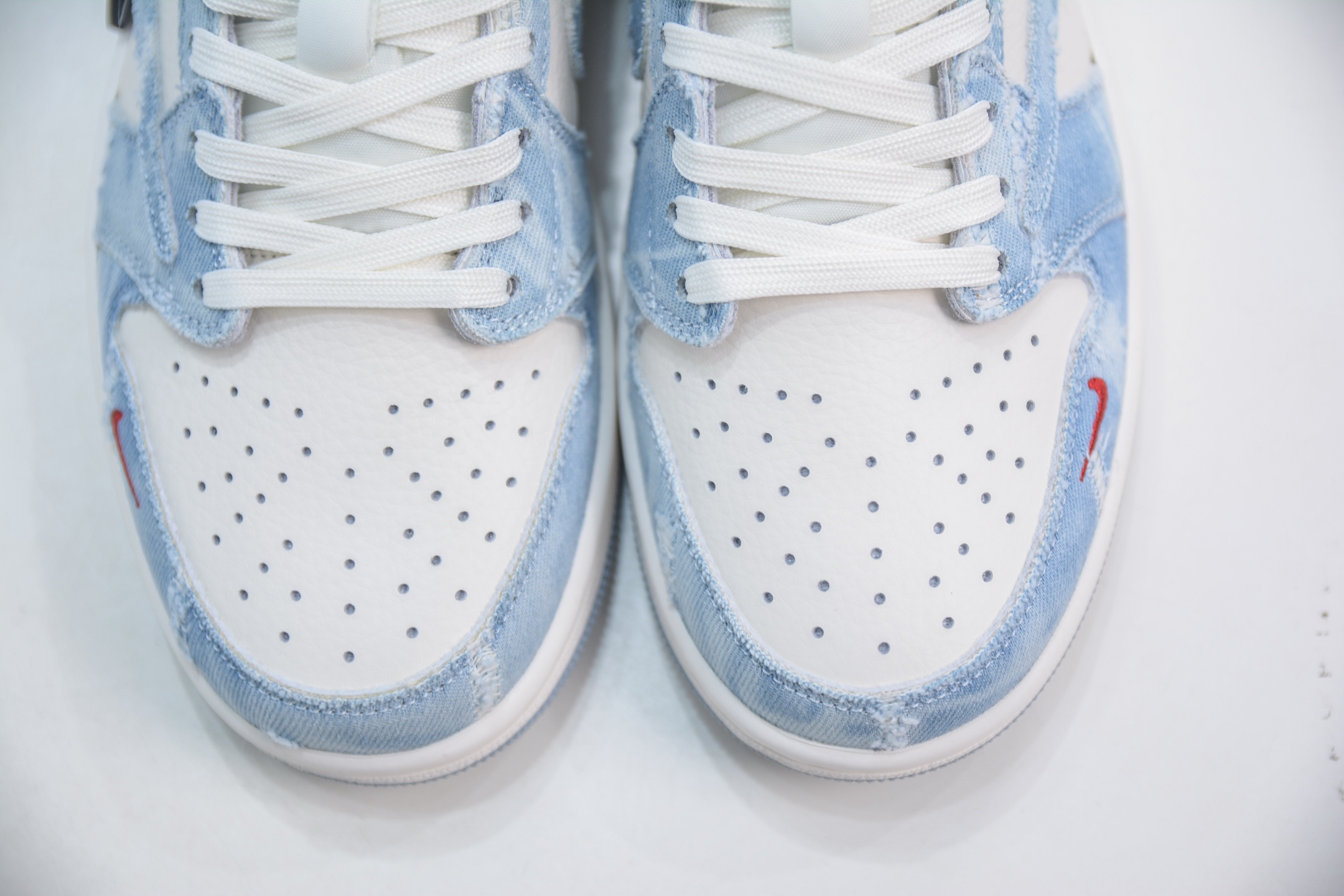 TS x Air Jordan 1 Low x Levi's: Denim Blue Low-Top Sneakers 9 i1748196161825 6761 0 8