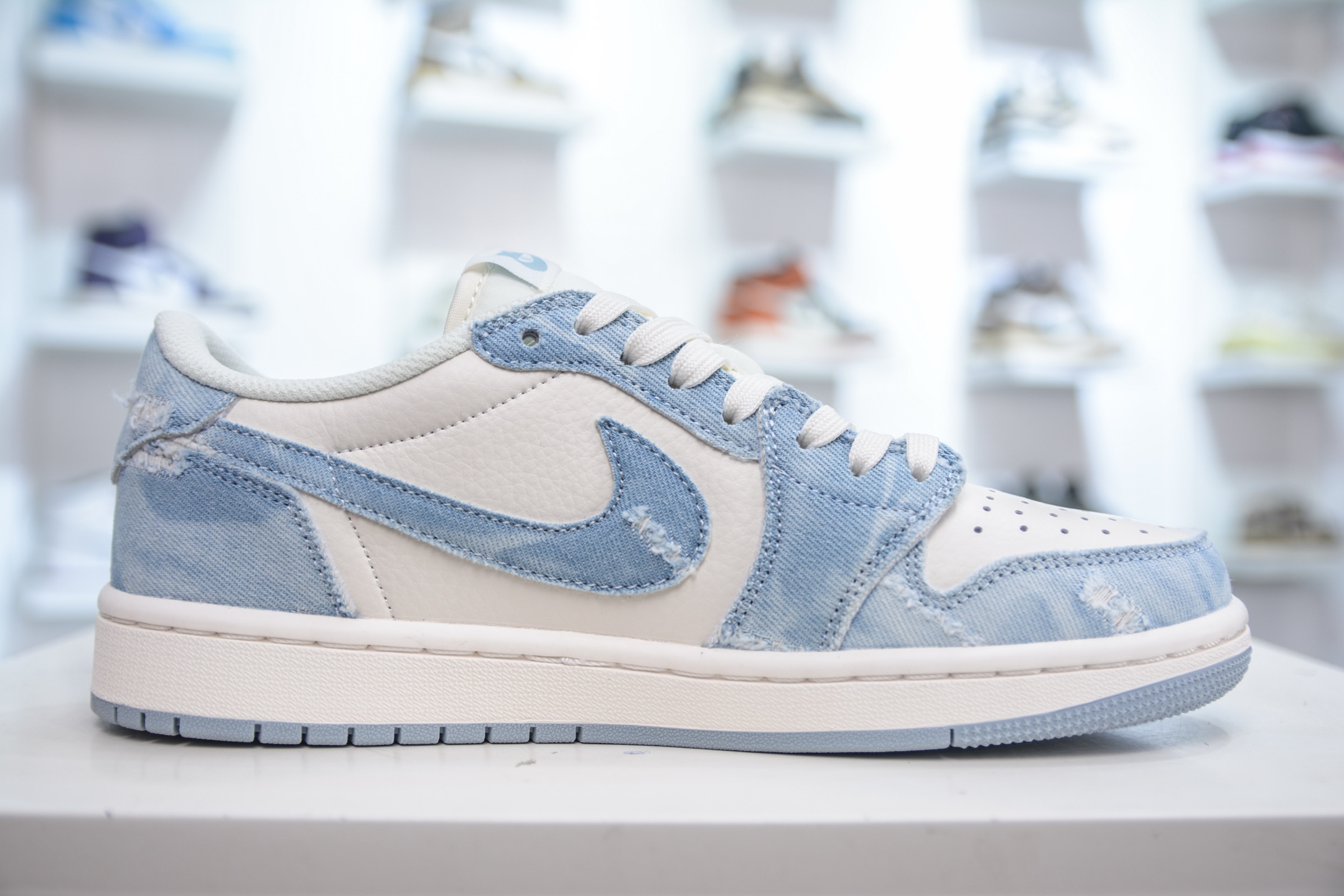 TS x Air Jordan 1 Low x Levi's: Denim Blue Low-Top Sneakers 3 i1748196161832 2565 0 2