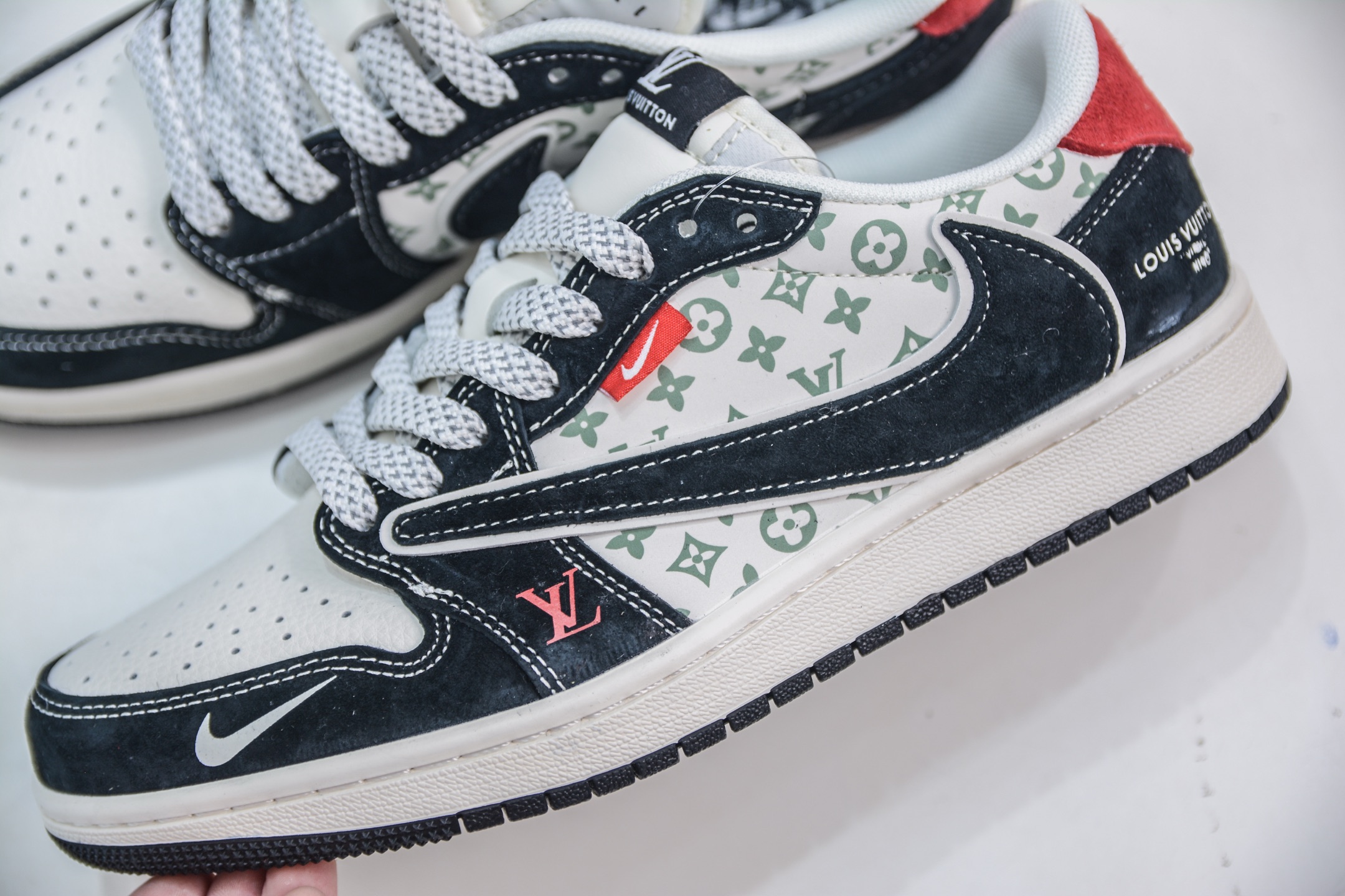 TS x Air Jordan x Louis Vuitton AJ1 Low 倒钩低帮LV联名-黑红尾 YX5066-333