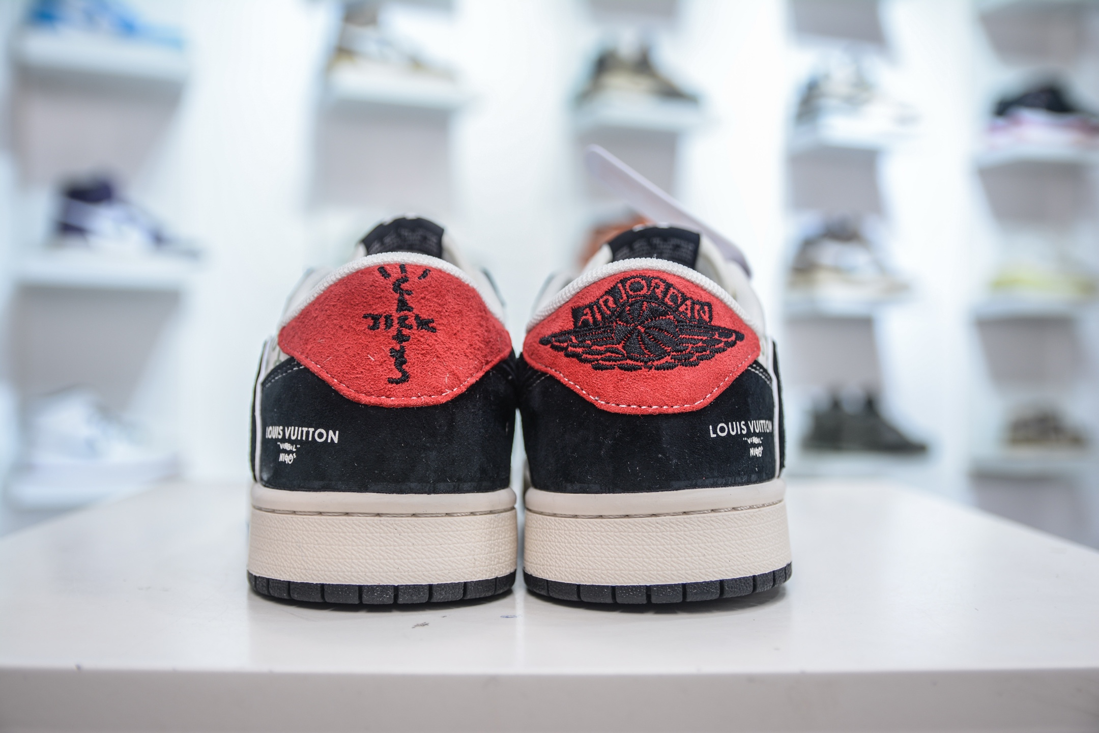 TS x Air Jordan x Louis Vuitton AJ1 Low 倒钩低帮LV联名-黑红尾 YX5066-333