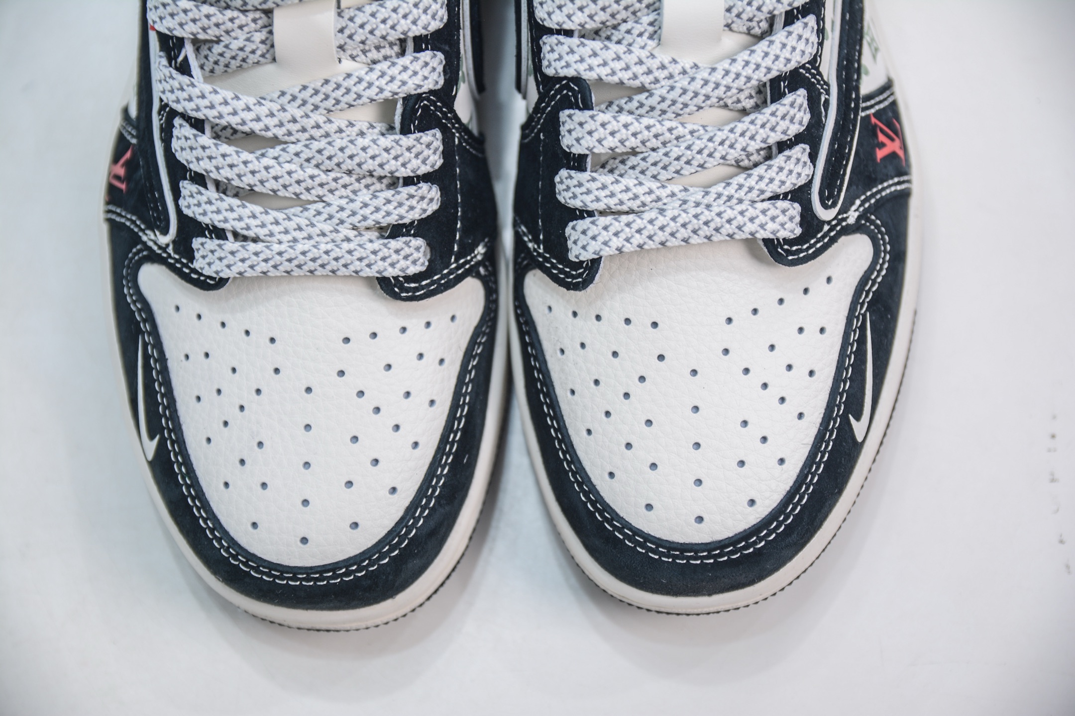 TS x Air Jordan x Louis Vuitton AJ1 Low 倒钩低帮LV联名-黑红尾 YX5066-333