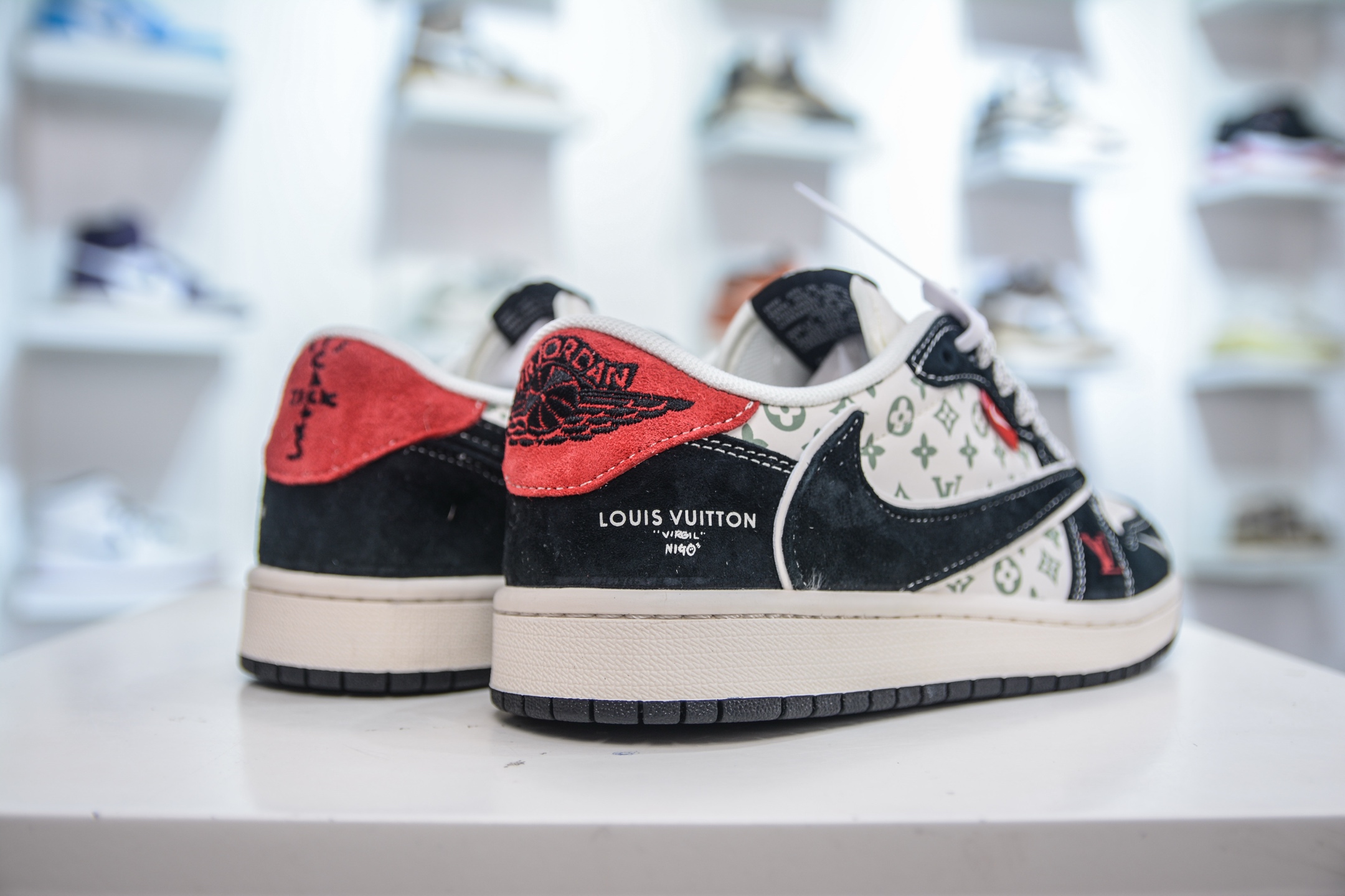 TS x Air Jordan x Louis Vuitton AJ1 Low 倒钩低帮LV联名-黑红尾 YX5066-333