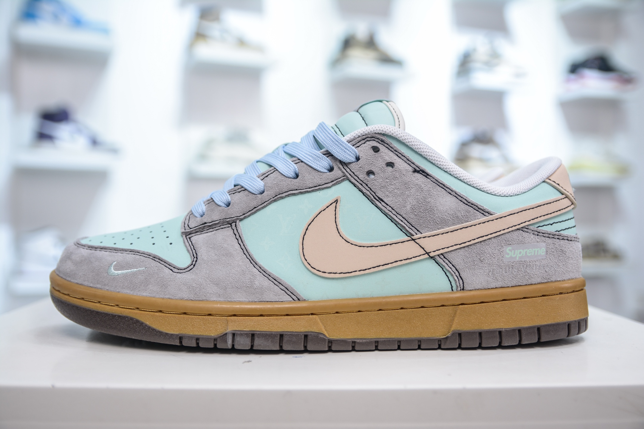 Nike SB Dunk Low x Supreme - Mint Green/Grey/Yellow Edition 2 i1748196634714 6241 0 0