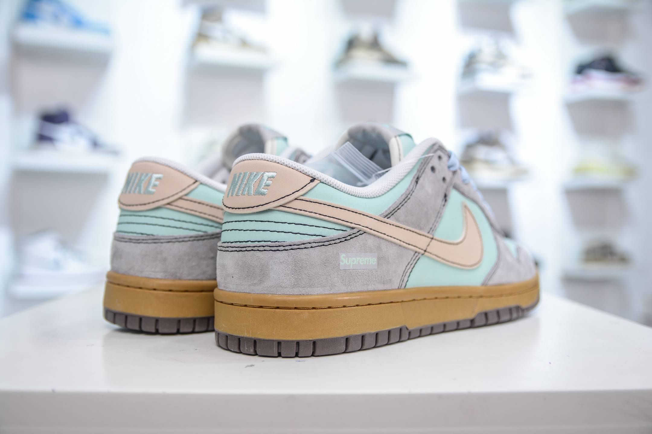 Nike SB Dunk Low x Supreme - Mint Green/Grey/Yellow Edition 7 i1748196636449 3093 0 5
