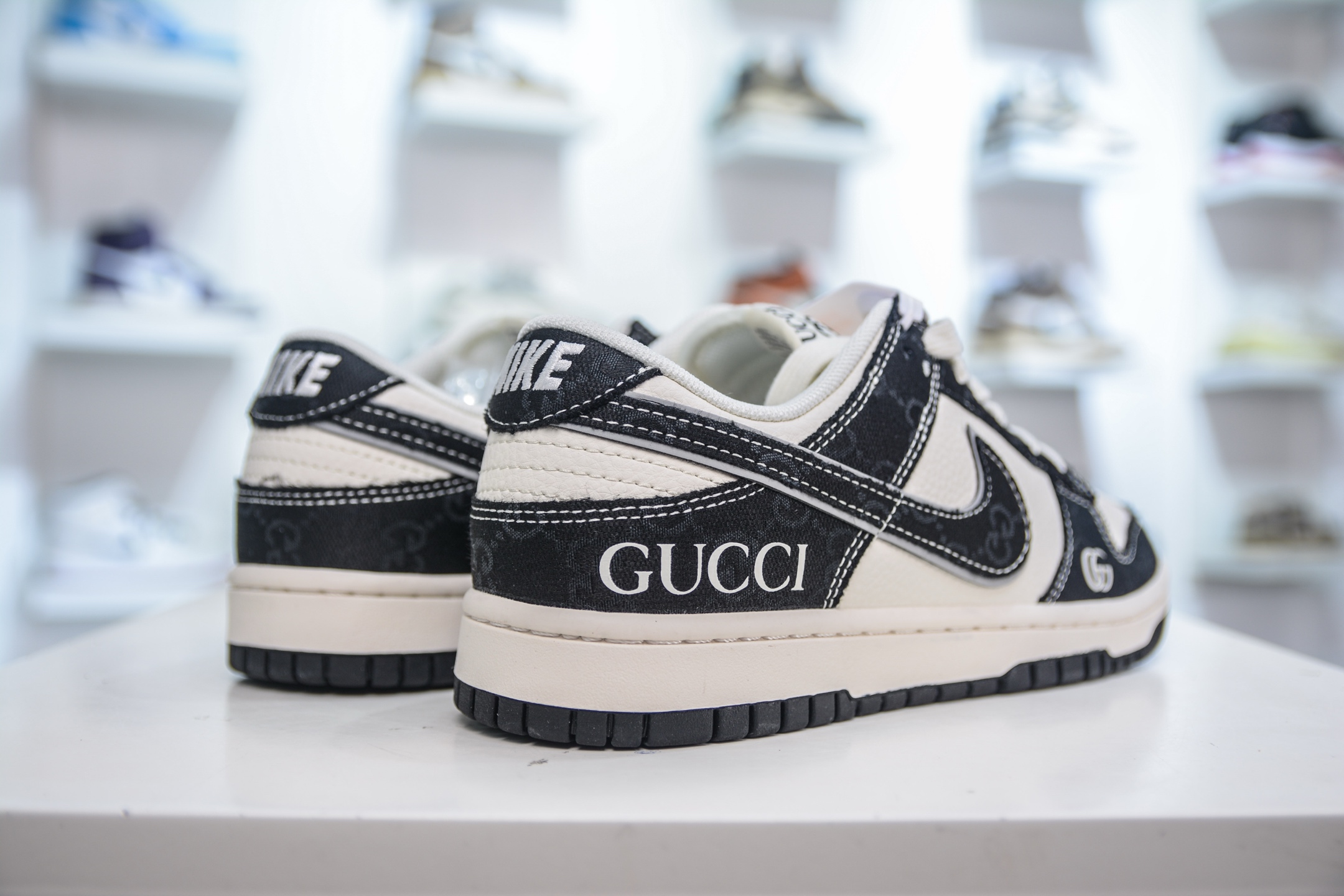 Nike SB Dunk Low x Gucci Black and White Sneakers Fashion Shoes 6 i1748196697831 7463 0 5