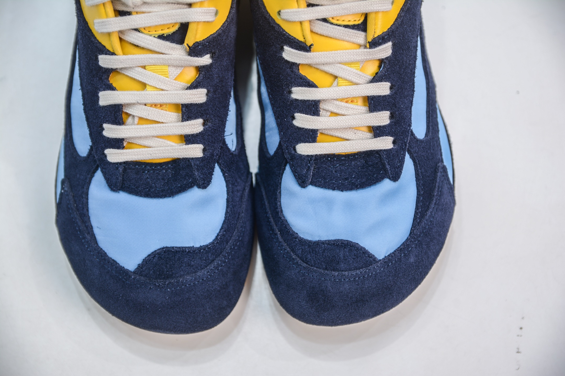 Bottega Veneta Orbit Lace-Up Runner Sneakers - Stylish Comfort for Everyday 9 i1748197062639 2933 0 8