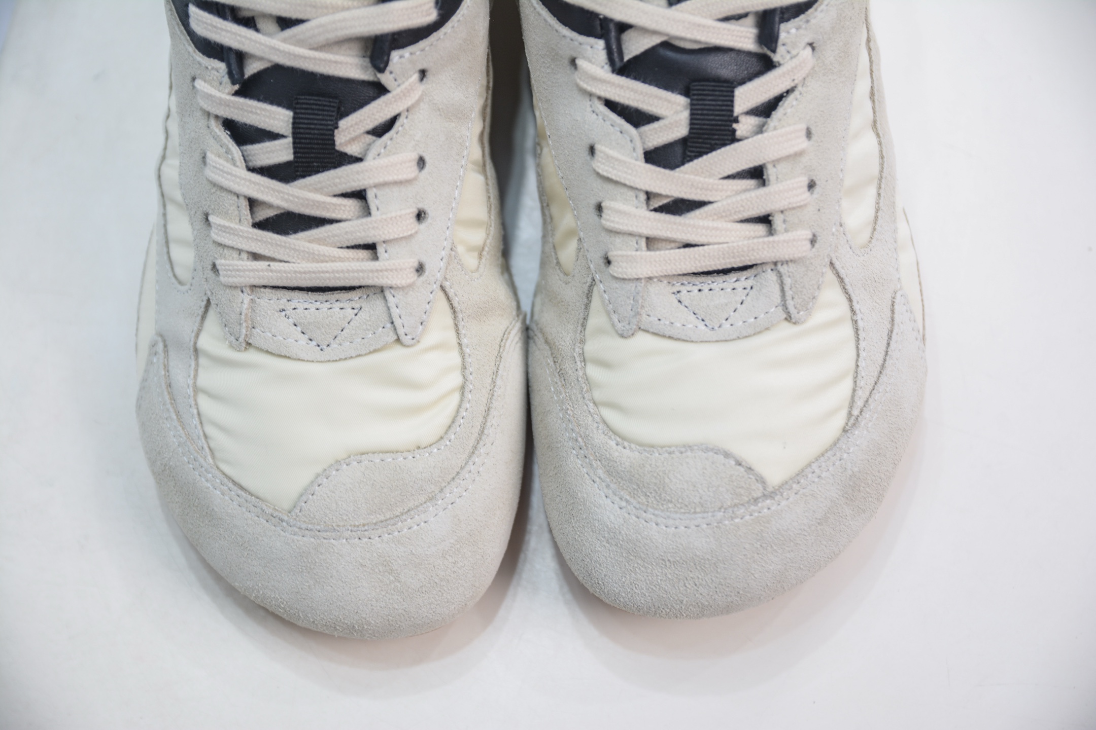 Bottega Veneta Orbit Lace-Up Runner Sneakers Lightweight Fabric, Iconic Design 10 i1748197112261 7901 0 8