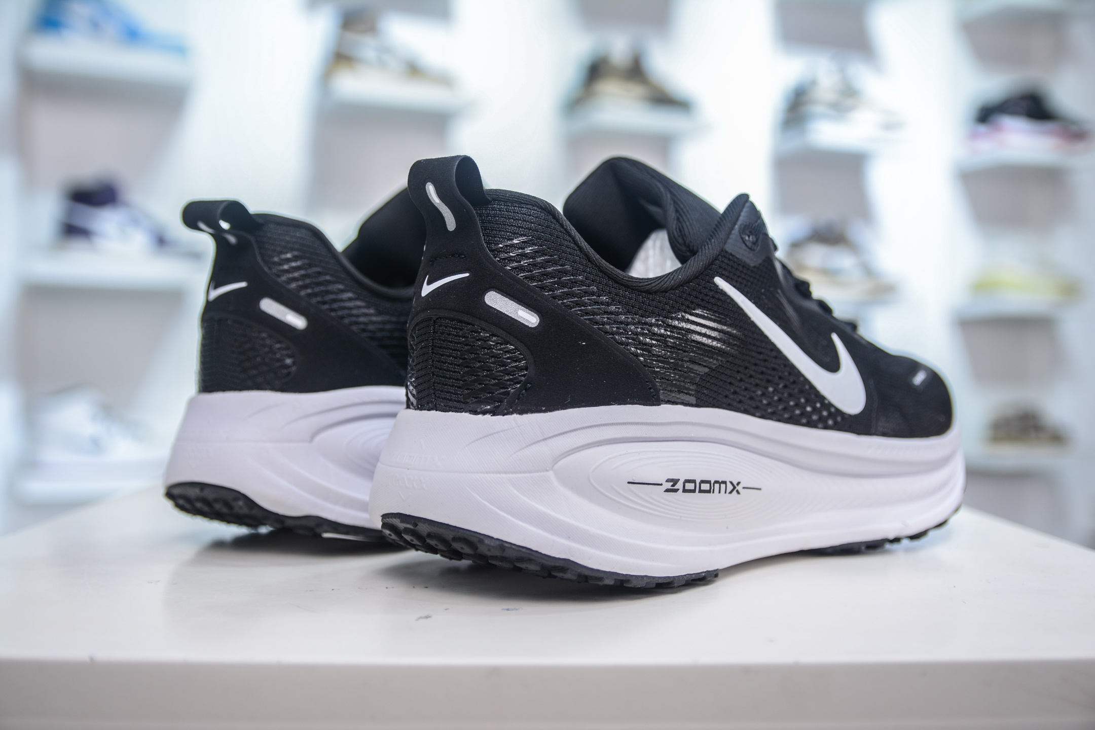 Nike Zoom Vomero 18 Running Shoes - Lightweight, Breathable, and Comfortable 7 i1748197618552 5941 0 5
