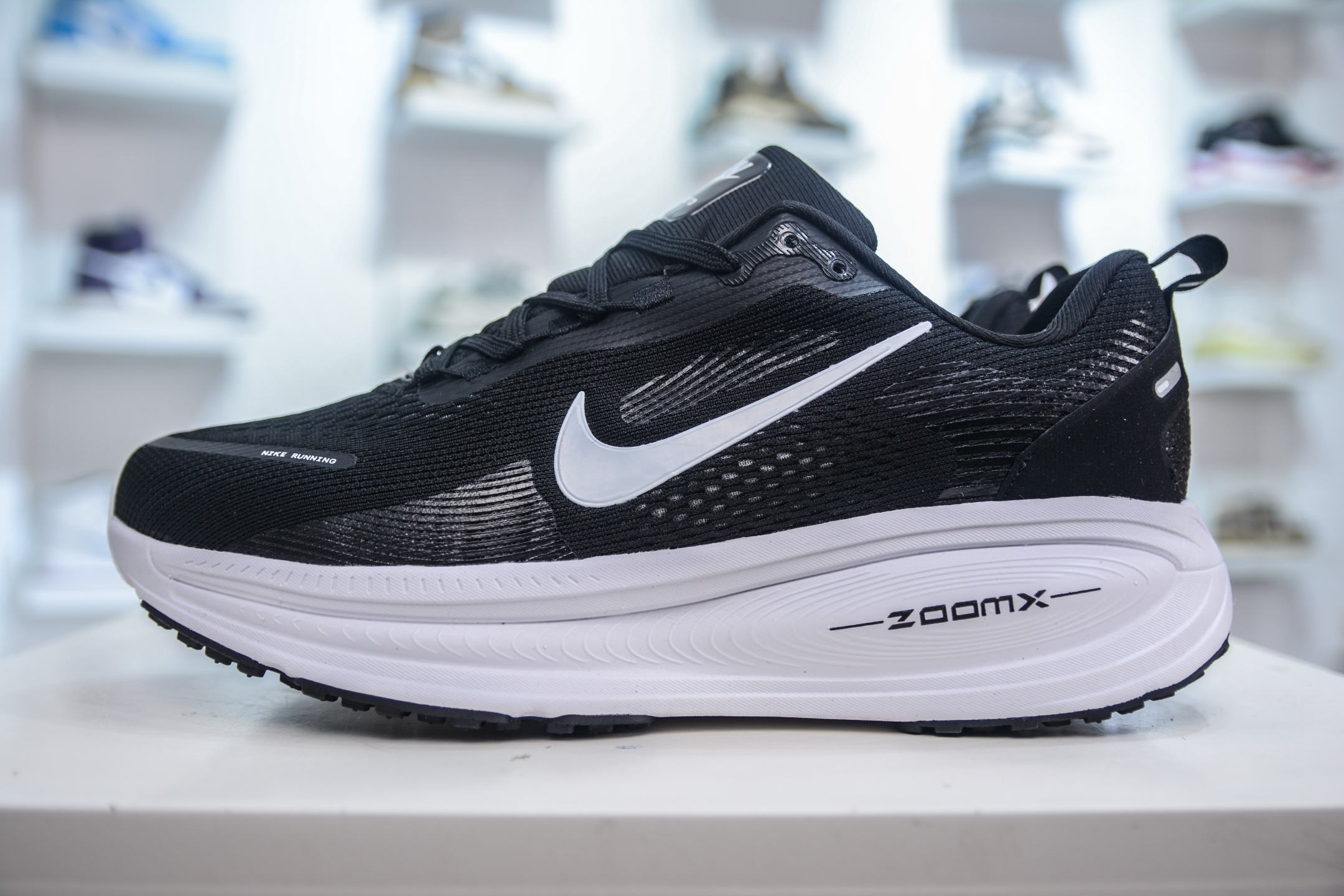 Nike Zoom Vomero 18 Running Shoes - Lightweight, Breathable, and Comfortable 2 i1748197619824 5485 0 0