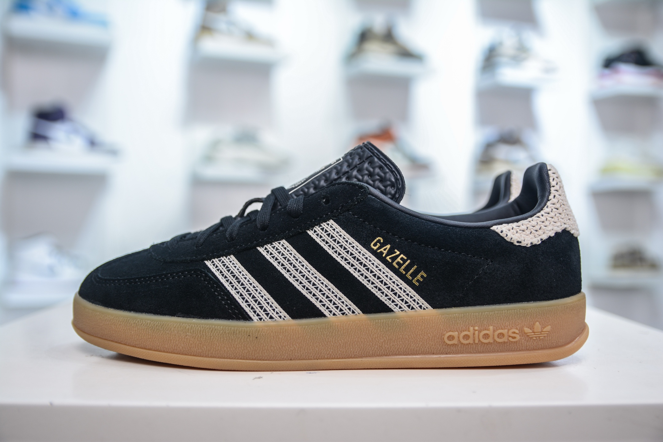 Adidas Originals Gazelle Indoor Trainers - Retro Style, Comfortable Fit 2 i1748197685835 4072 0 0