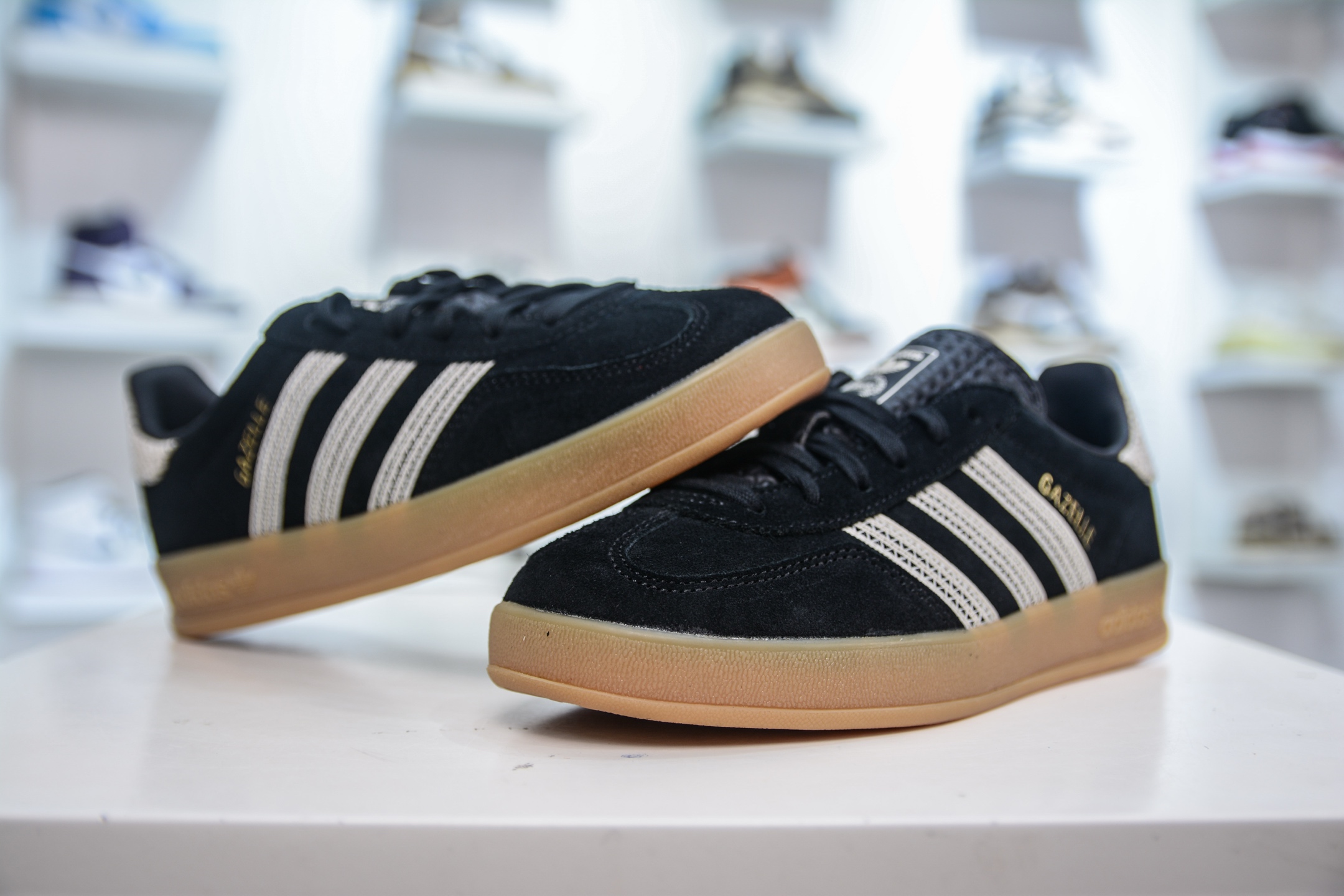 Adidas Originals Gazelle Indoor Trainers - Retro Style, Comfortable Fit 5 i1748197687944 1565 0 3