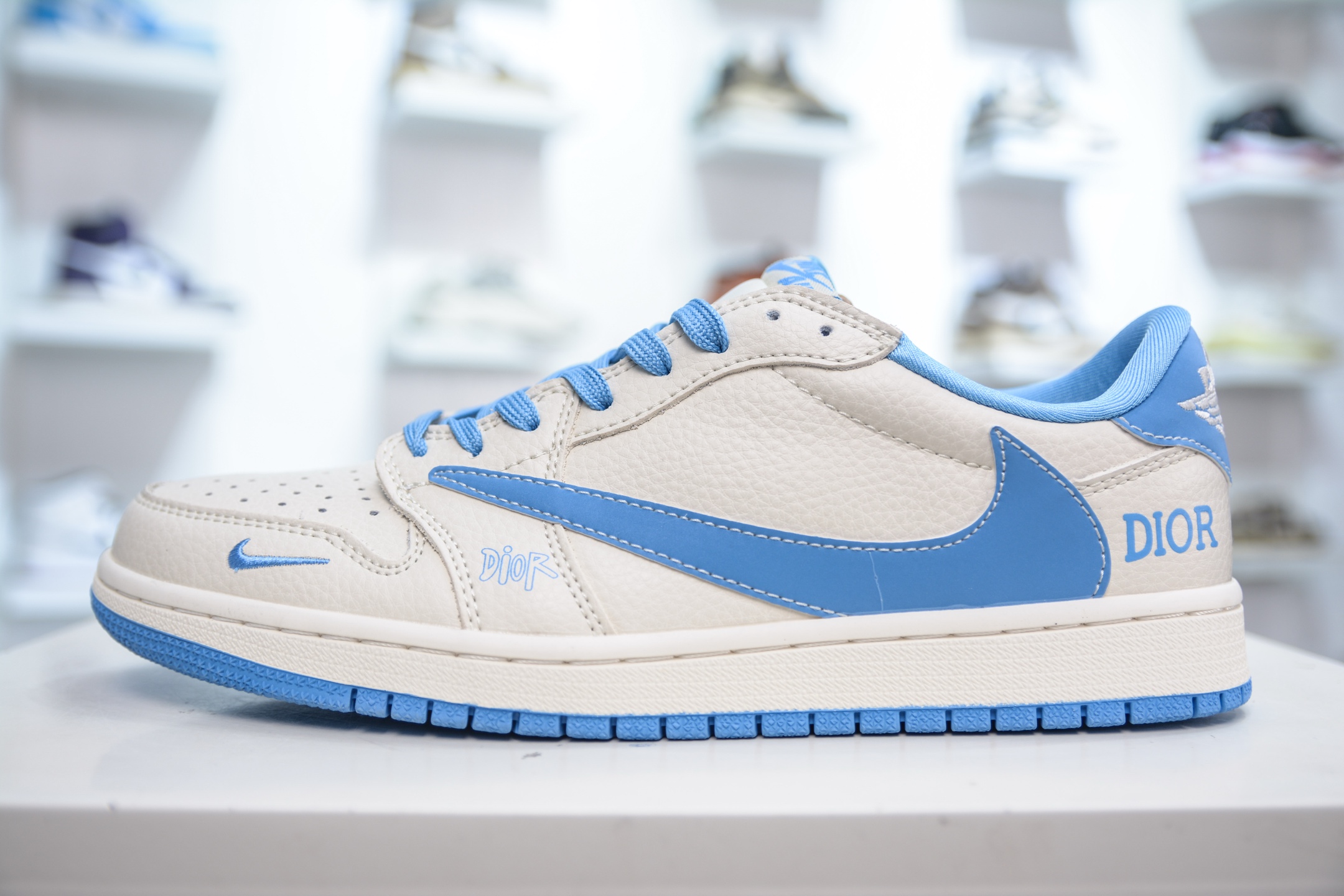 TS x Air Jordan AJ1 Low x DIOR 迪奥联名-白天蓝 倒钩低帮联名 LD2025-028