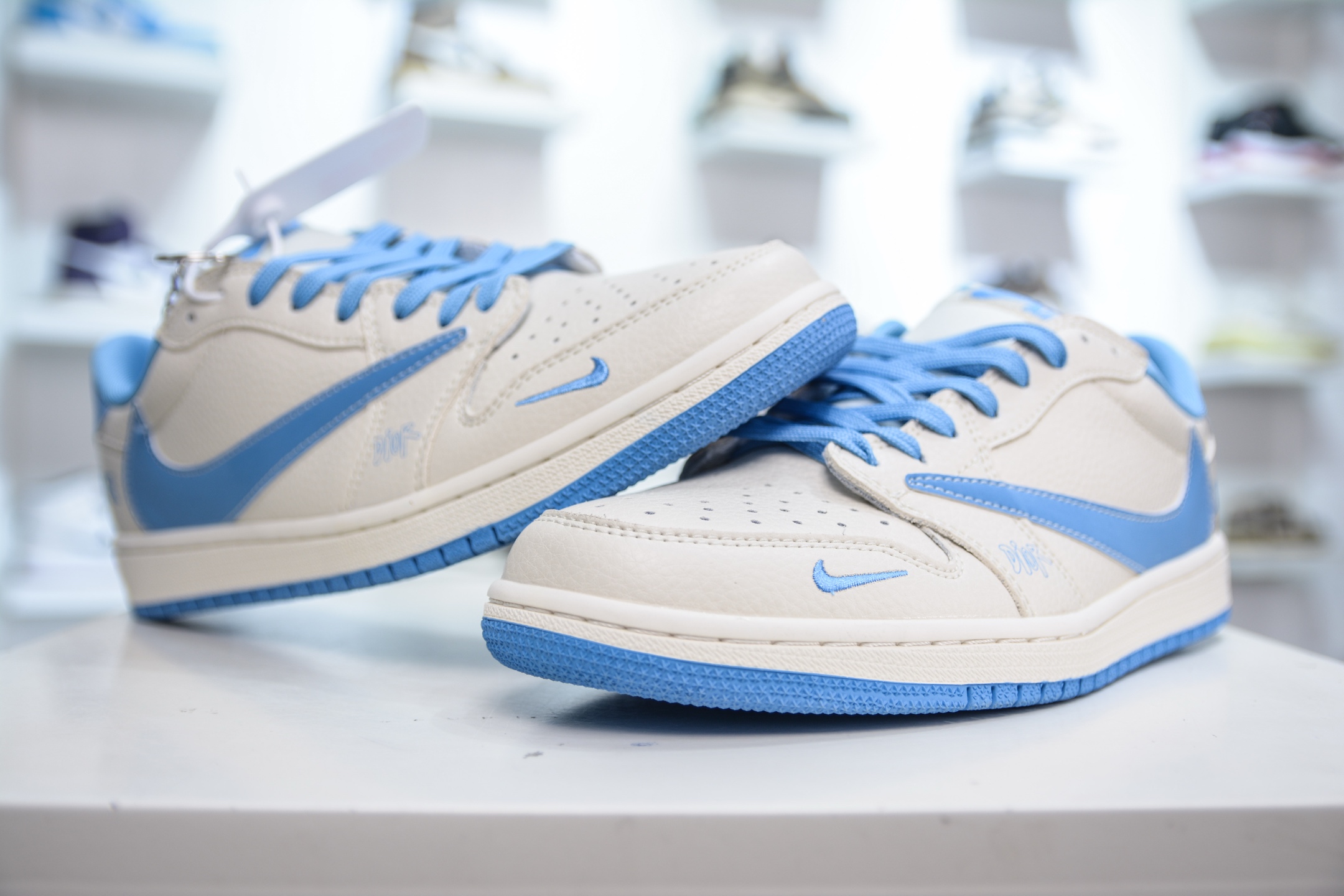TS x Air Jordan AJ1 Low x DIOR 迪奥联名-白天蓝 倒钩低帮联名 LD2025-028