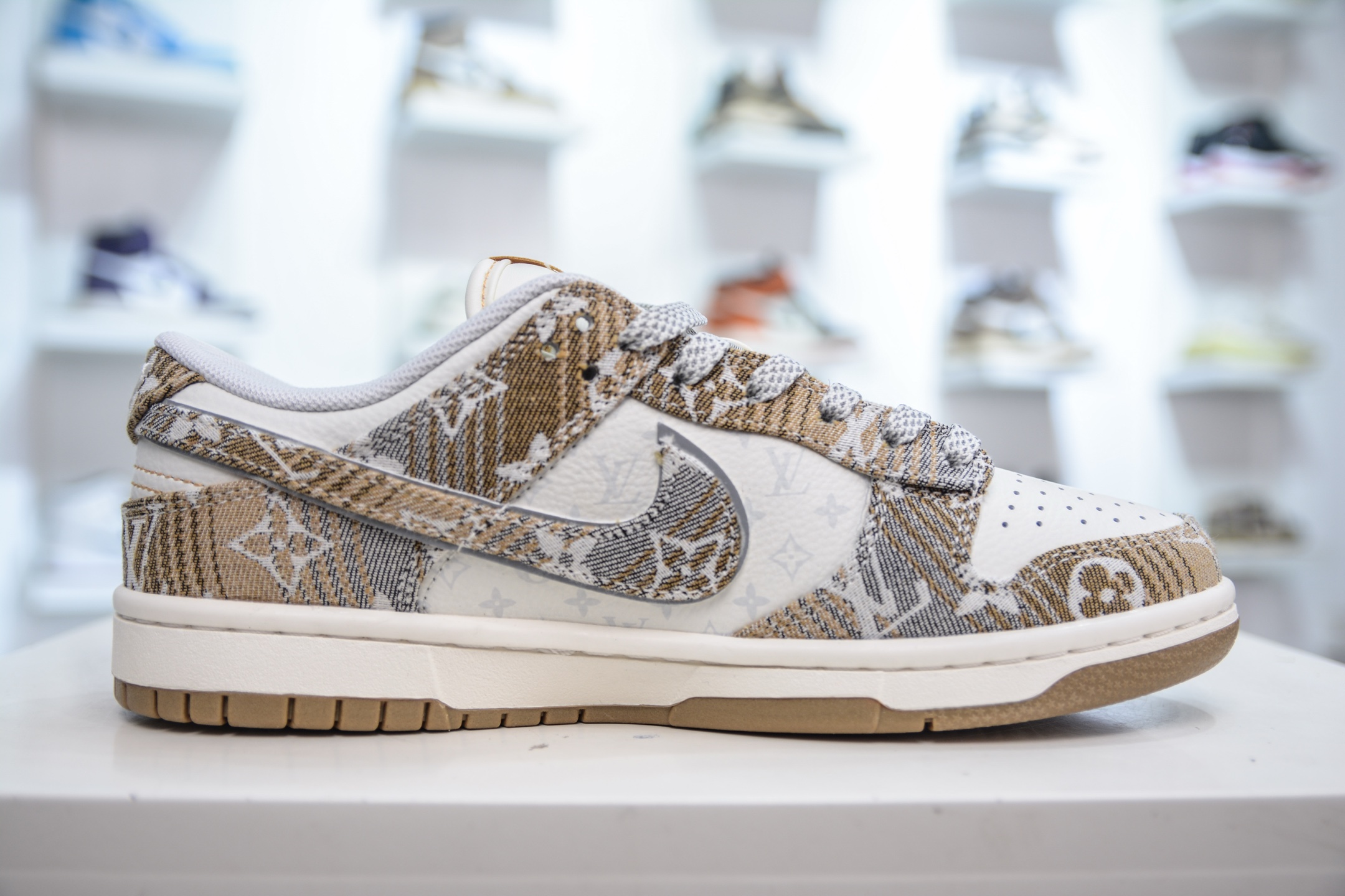 Nike SB Dunk Low x Louis Vuitton LV联名-白卡其牛仔布 SC9772-810