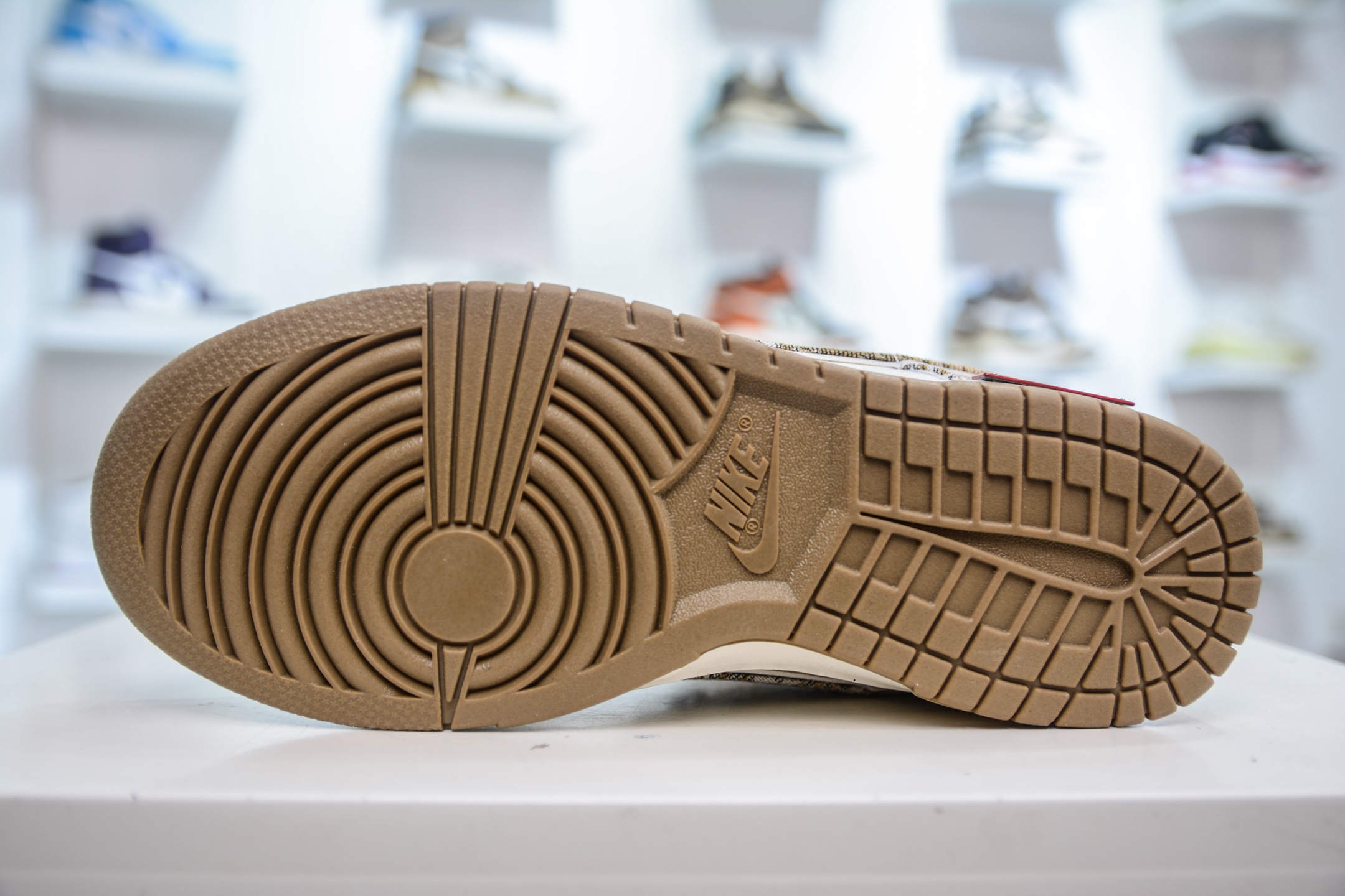 Nike SB Dunk Low x Louis Vuitton LV联名-白卡其牛仔布 SC9772-810