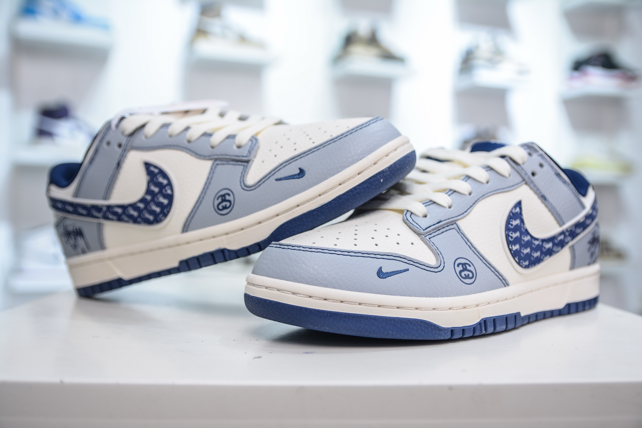 Nike SB Dunk Low x Stussy 斯图西联名-白蓝英文蓝勾 XS6089-595