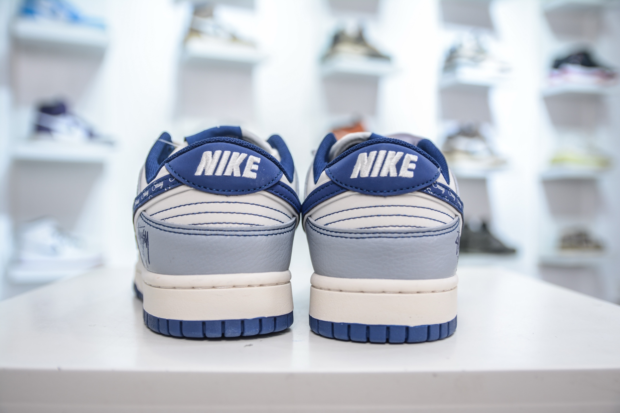 Nike SB Dunk Low x Stussy 斯图西联名-白蓝英文蓝勾 XS6089-595