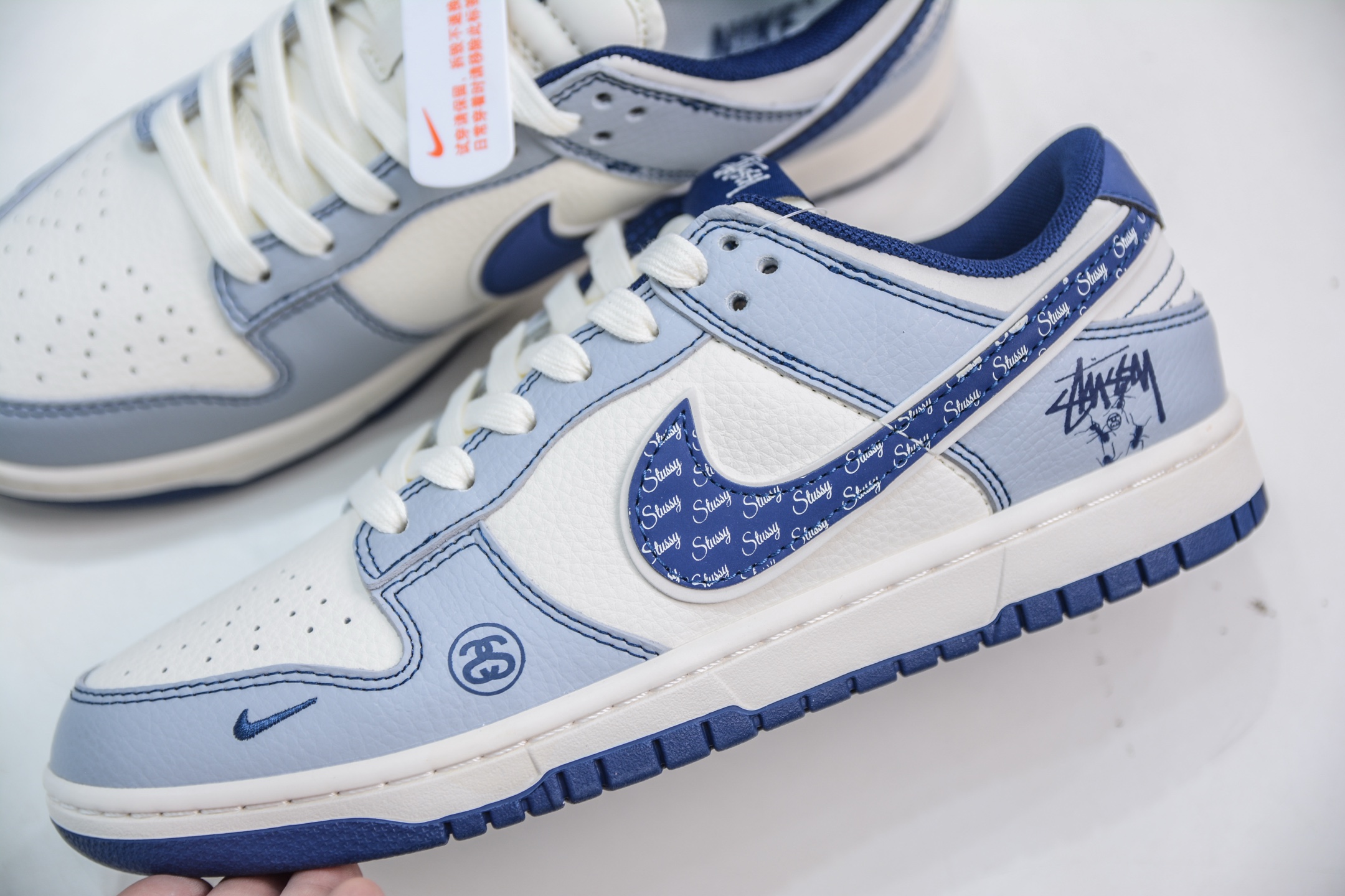 Nike SB Dunk Low x Stussy 斯图西联名-白蓝英文蓝勾 XS6089-595