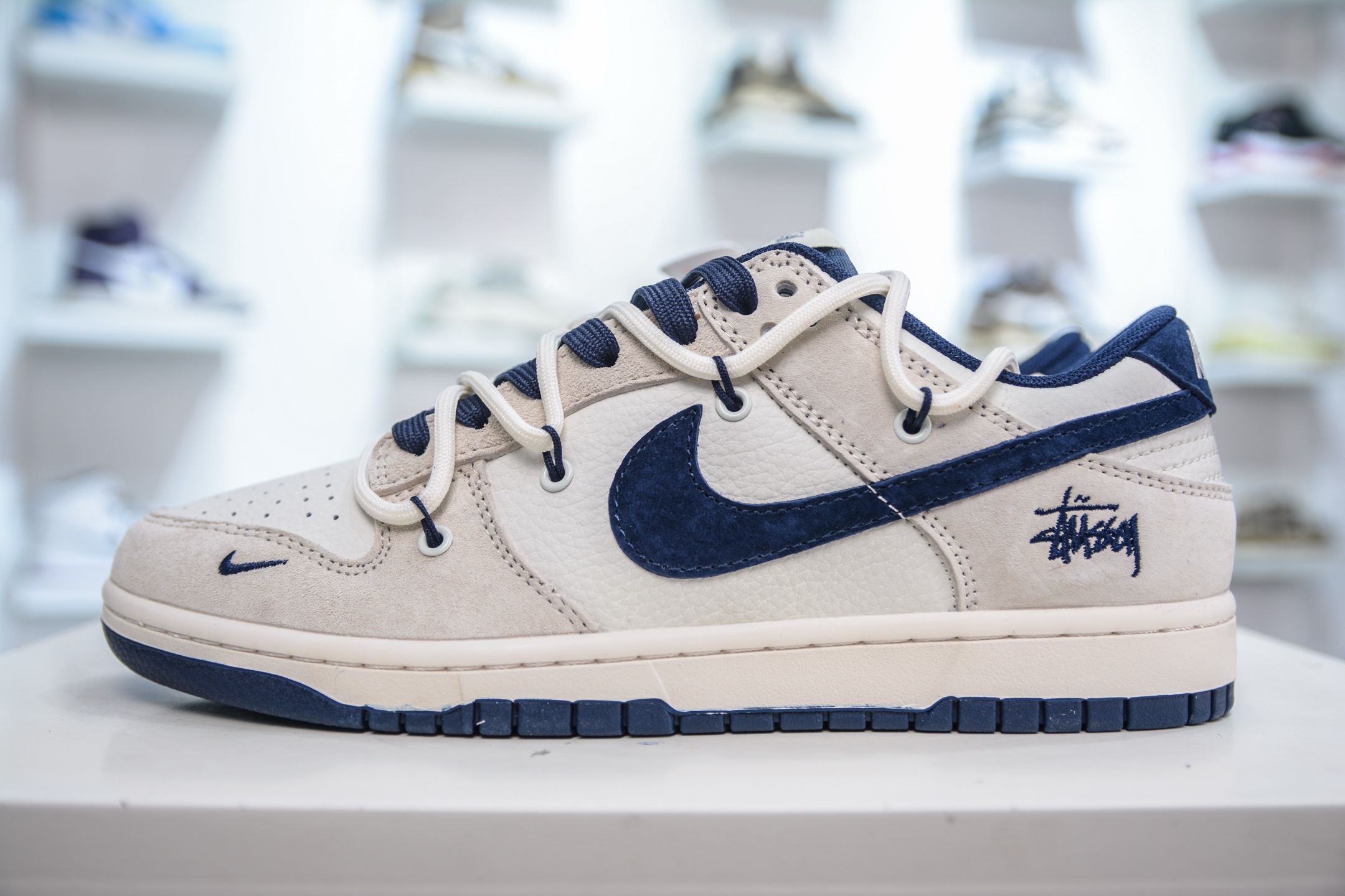 Nike SB Dunk Low x Stussy 斯图西联名-米灰蓝绑带 DM6868-088
