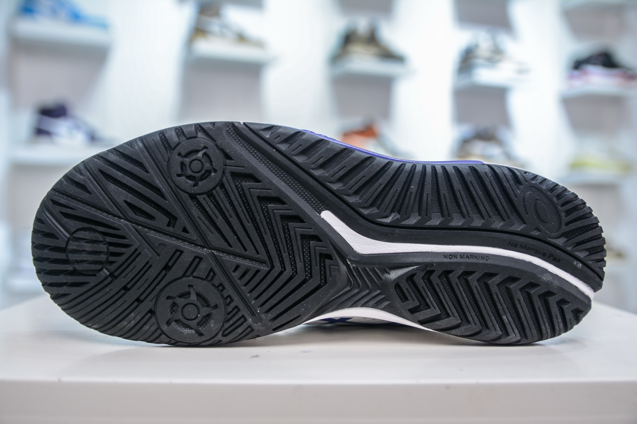 Asics Gel-CHALLENGER 14 亚瑟士 轻量化网球鞋 前掌鞋底添加缓震胶 1041A405-102