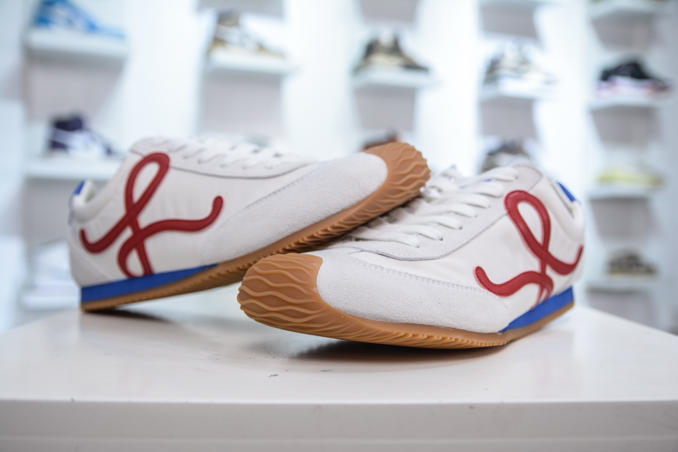 X版 LOEWE罗意威 Ballet Runner 2.0小牛皮 圆头系带 低帮 生活休闲鞋