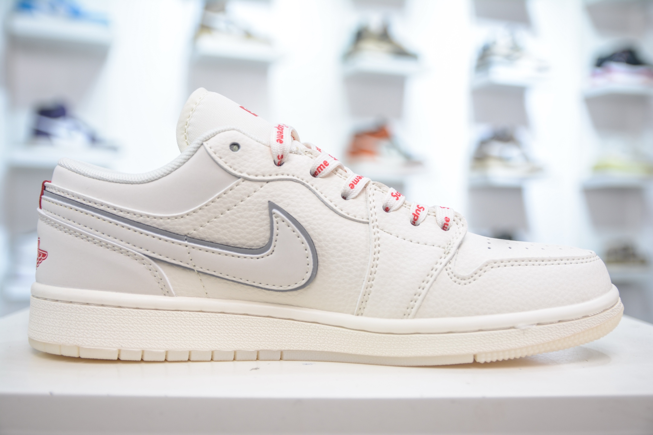 Air Jordan 1 Retro Low x Supreme SUP联名-米白红水晶底 XX3168-186