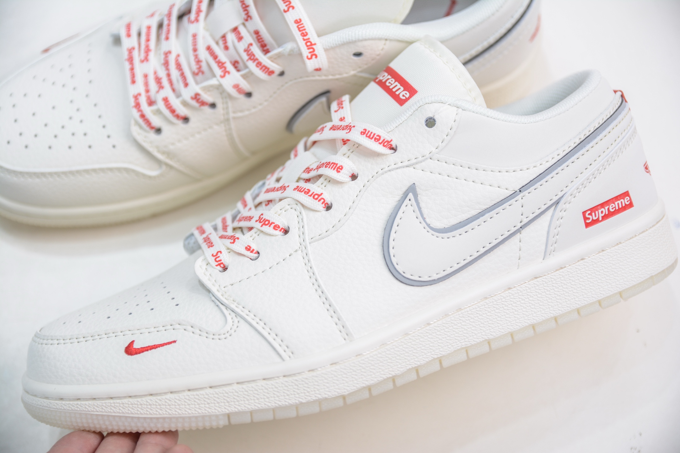 Air Jordan 1 Retro Low x Supreme SUP联名-米白红水晶底 XX3168-186