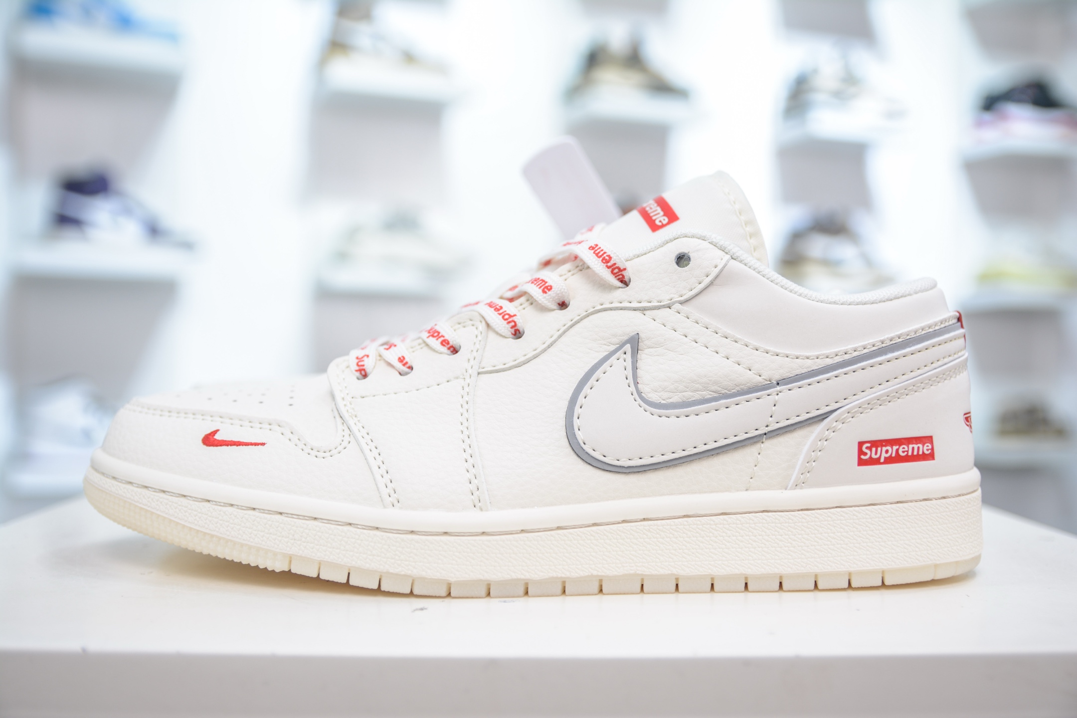 Air Jordan 1 Retro Low x Supreme SUP联名-米白红水晶底 XX3168-186