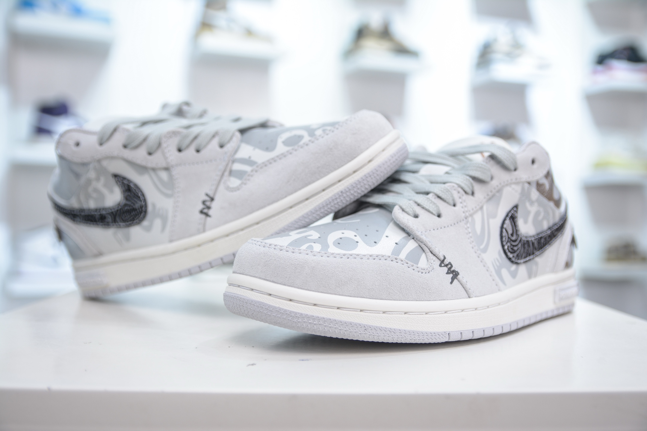 Jordan Air Jordan 1 LOW 熊猫恶作剧 HF1567-200