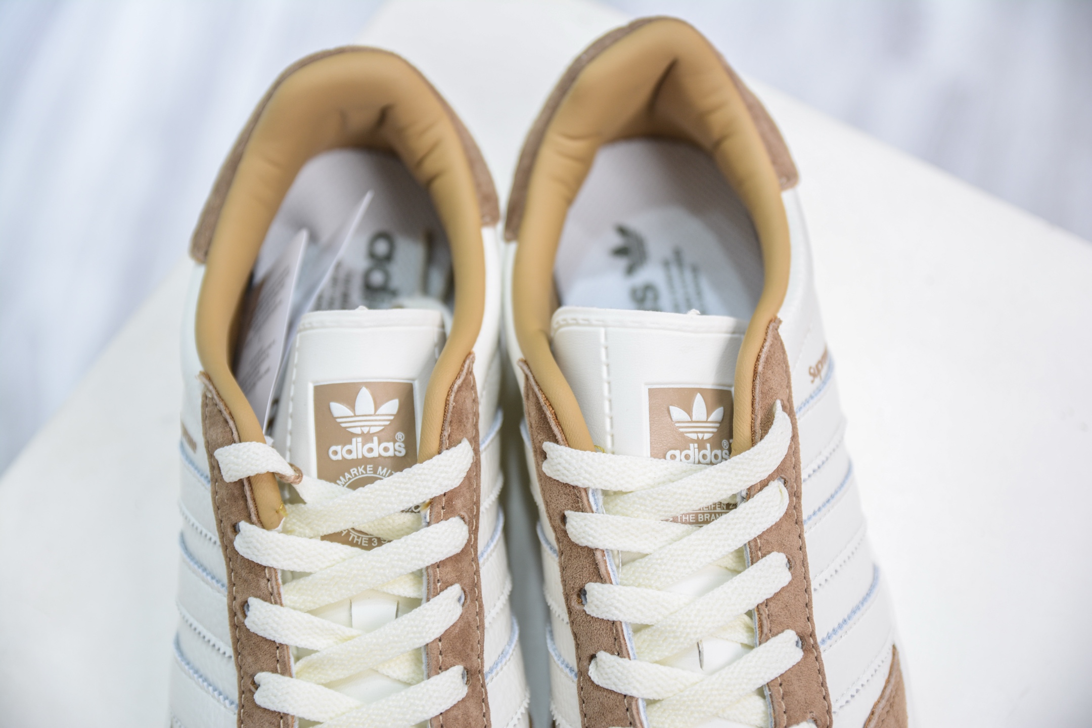 adidas Originals Gazelle INdoor x Supreme 三叶草休闲防滑耐磨低帮板鞋 DD6606