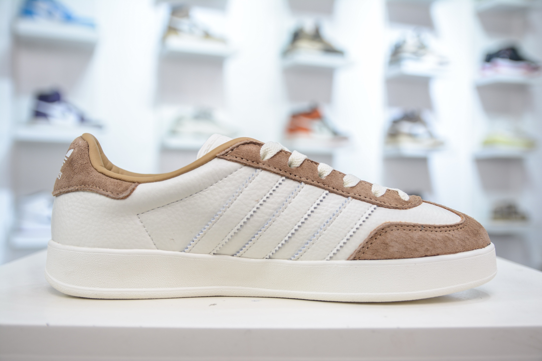 adidas Originals Gazelle INdoor x Supreme 三叶草休闲防滑耐磨低帮板鞋 DD6606