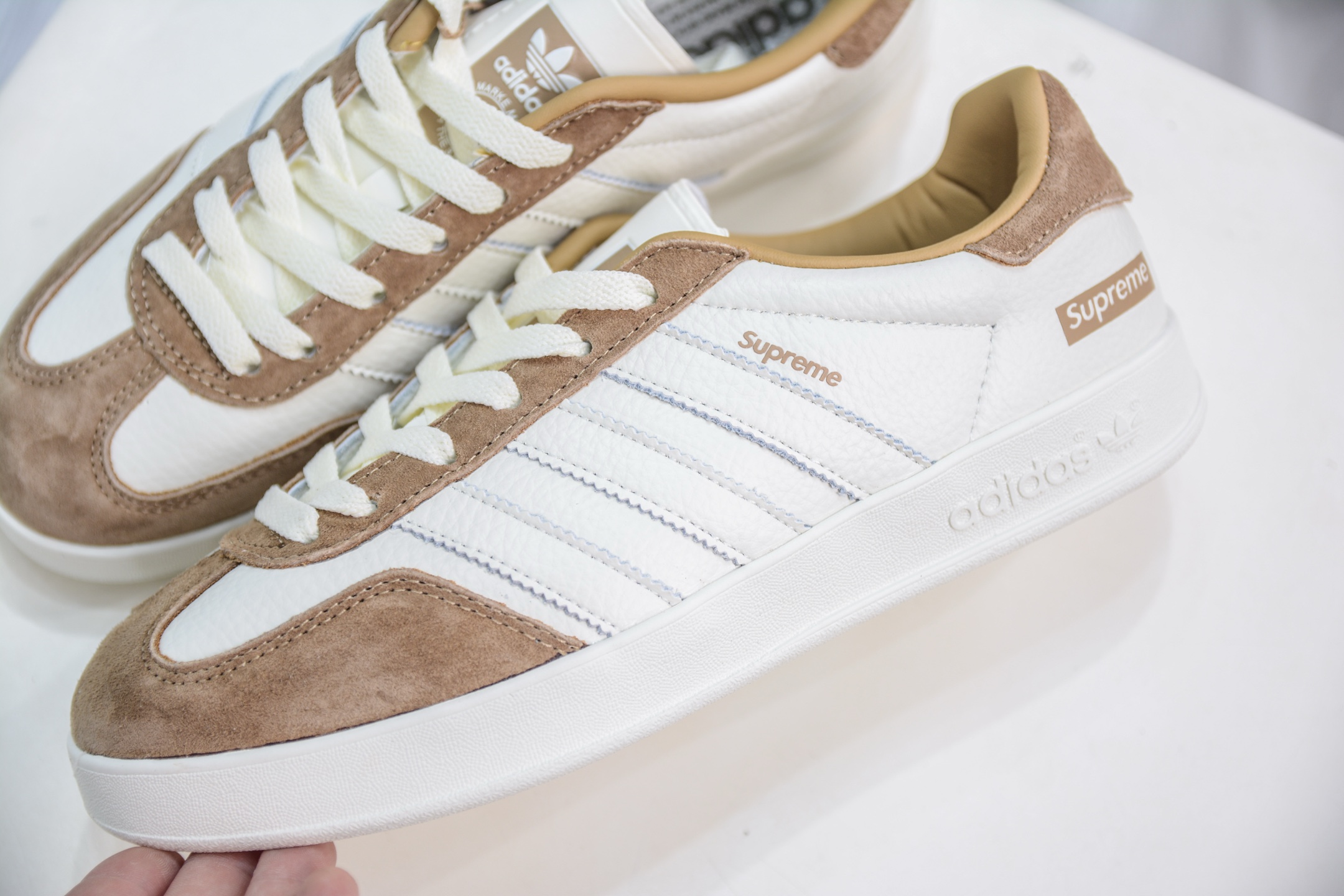 adidas Originals Gazelle INdoor x Supreme 三叶草休闲防滑耐磨低帮板鞋 DD6606