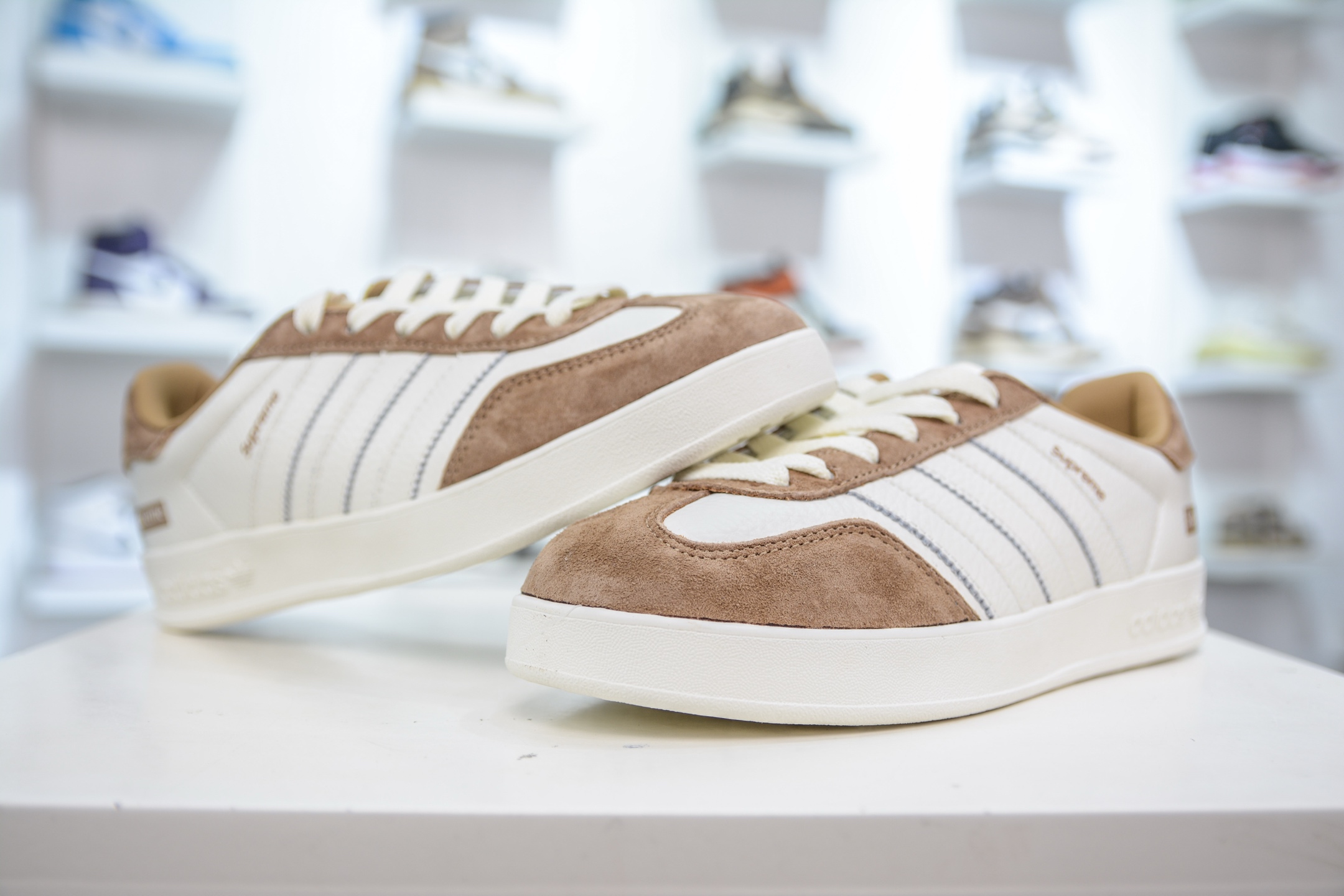 adidas Originals Gazelle INdoor x Supreme 三叶草休闲防滑耐磨低帮板鞋 DD6606