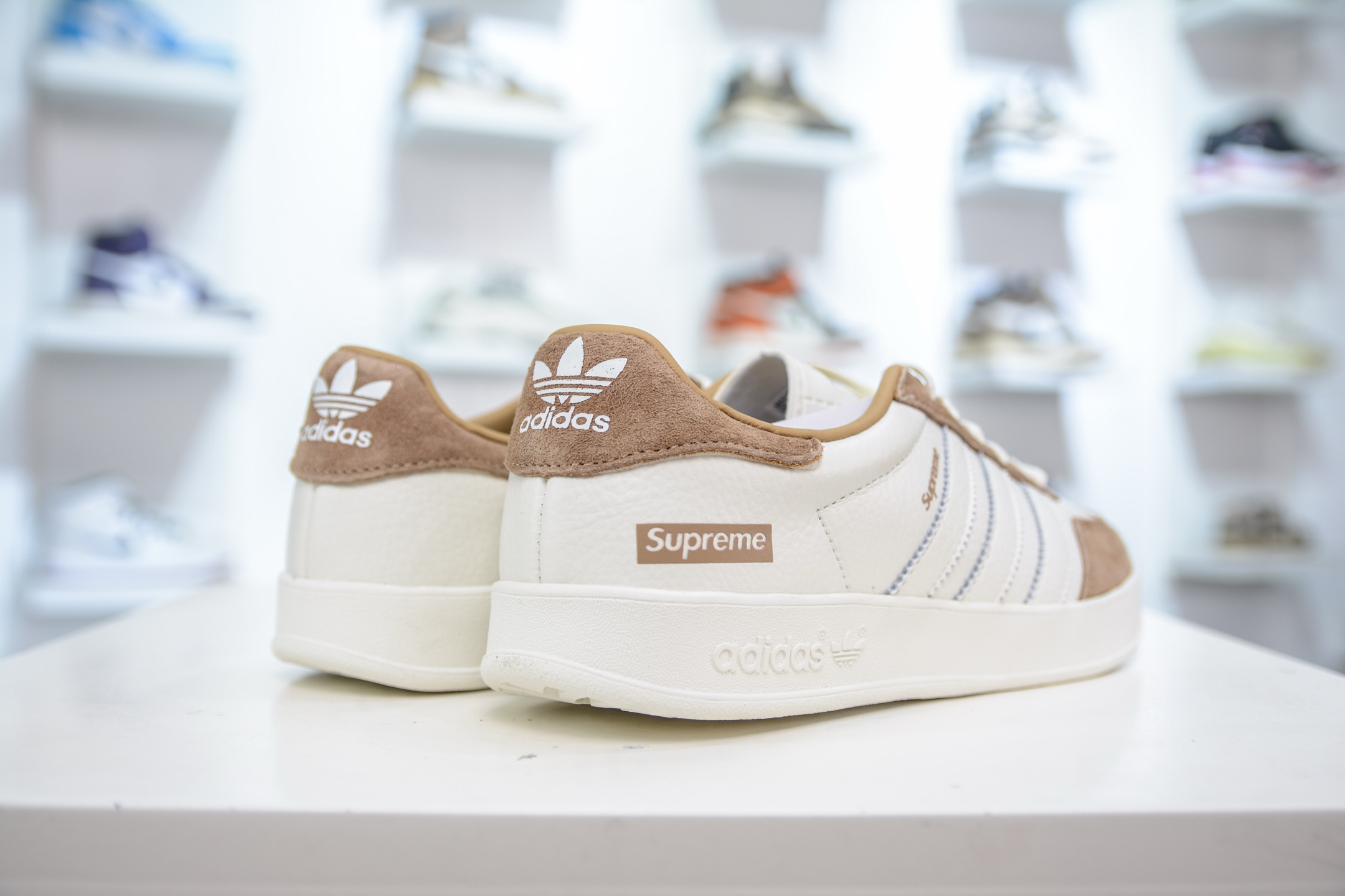 adidas Originals Gazelle INdoor x Supreme 三叶草休闲防滑耐磨低帮板鞋 DD6606