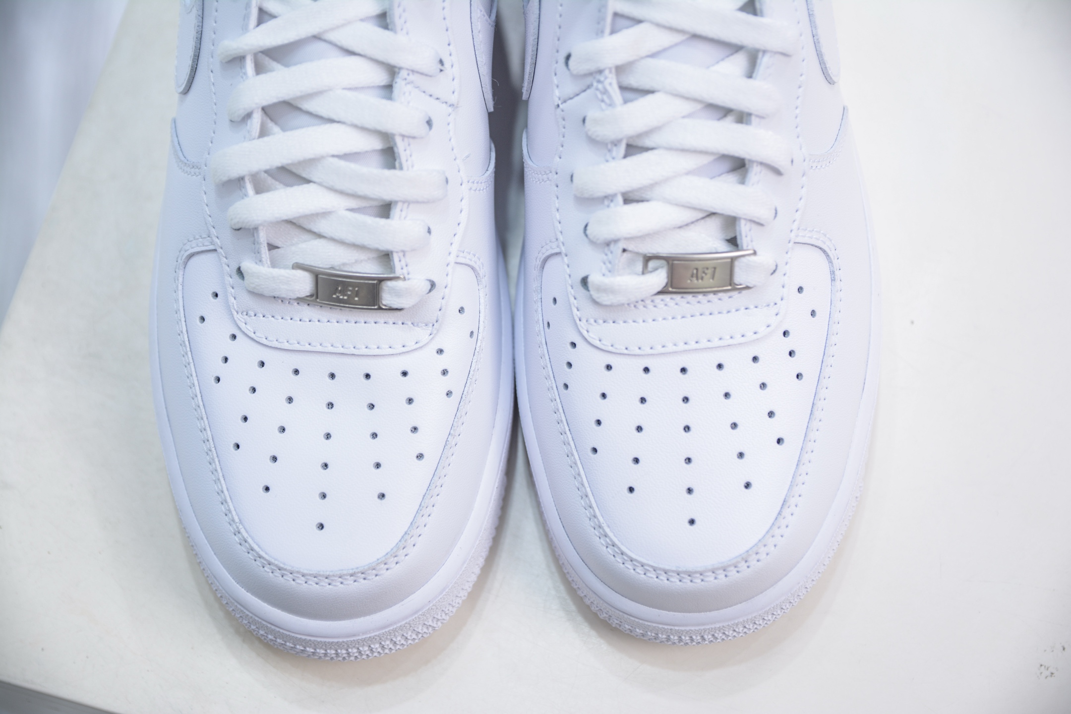 HY版纯原 NK Air Force 1 HIG '07 空军一号高帮经典板鞋 纯白高帮 CW2290-111