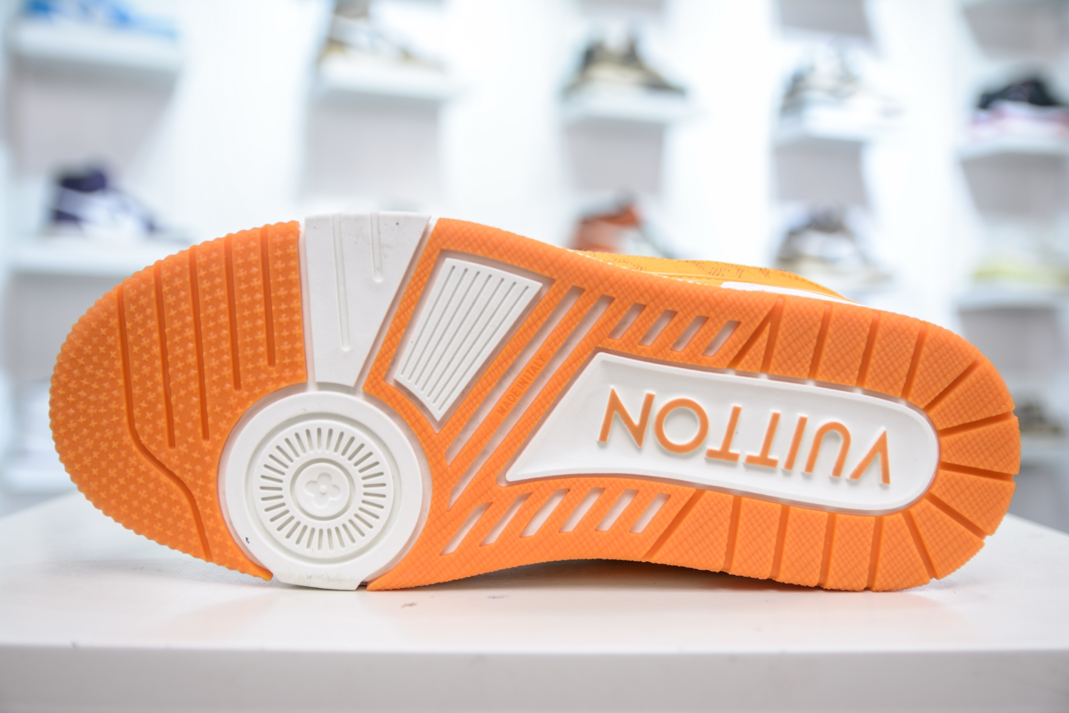 Louis Vuitton Trainer Sneaker White Orange Denim - Fashion Show Edition 6 i1748370115164 324 0 4