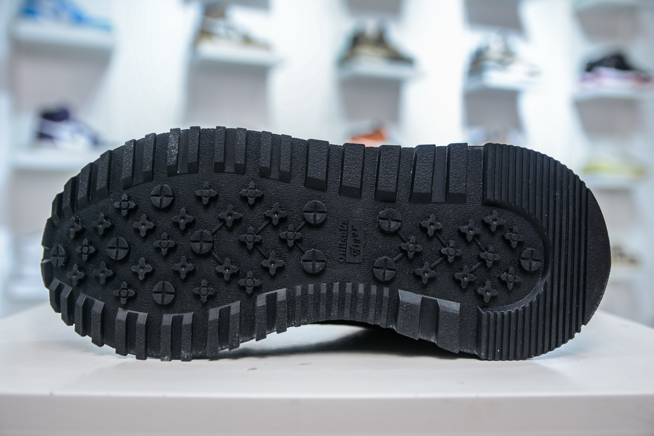 鬼冢虎 Onitsuka Tiger MOAGE CO Low 摩纳哥CO系列低帮厚底复古经典百搭休闲慢跑鞋 1183C438-001