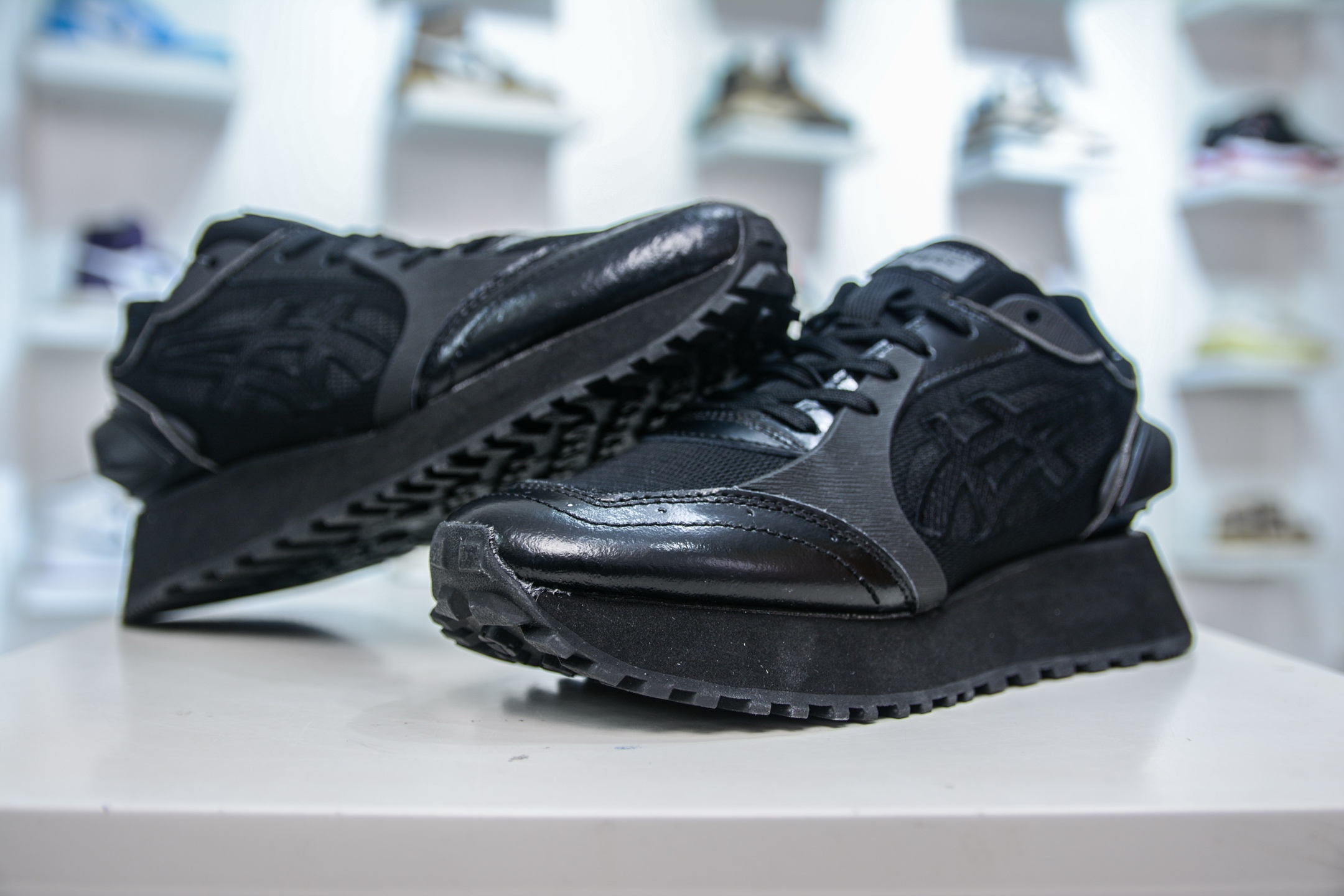 鬼冢虎 Onitsuka Tiger MOAGE CO Low 摩纳哥CO系列低帮厚底复古经典百搭休闲慢跑鞋 1183C438-001