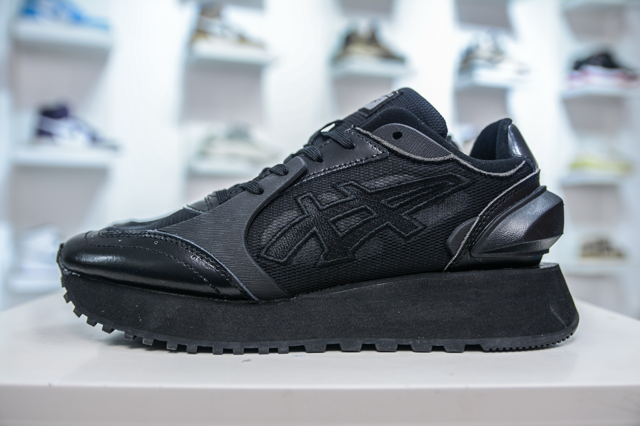 鬼冢虎 Onitsuka Tiger MOAGE CO Low 摩纳哥CO系列低帮厚底复古经典百搭休闲慢跑鞋 1183C438-001