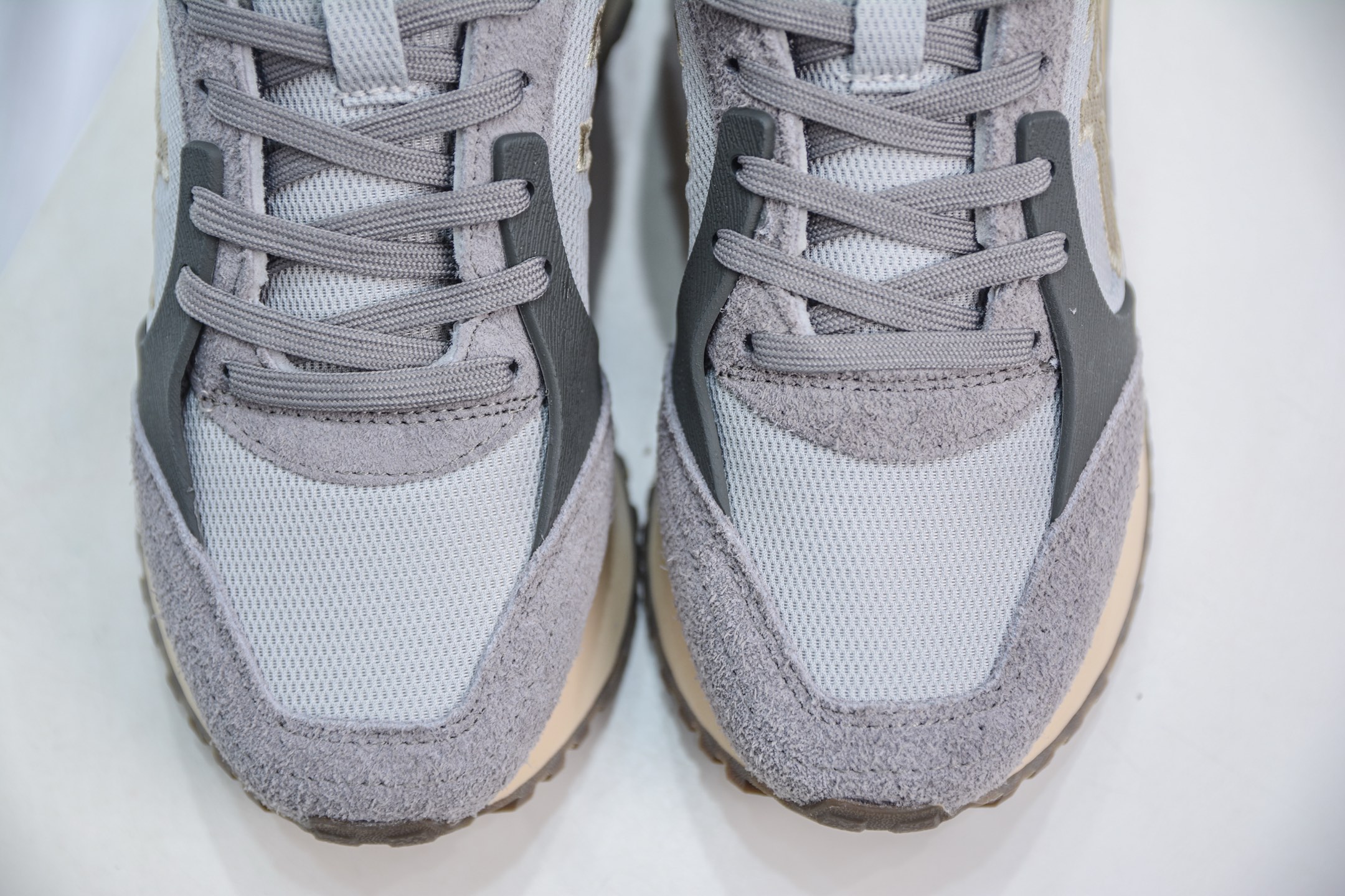 Onitsuka Tiger MOAGE CO Low Sneakers - Retro Style, Comfortable Fit 9 i1748455371019 160 0 8