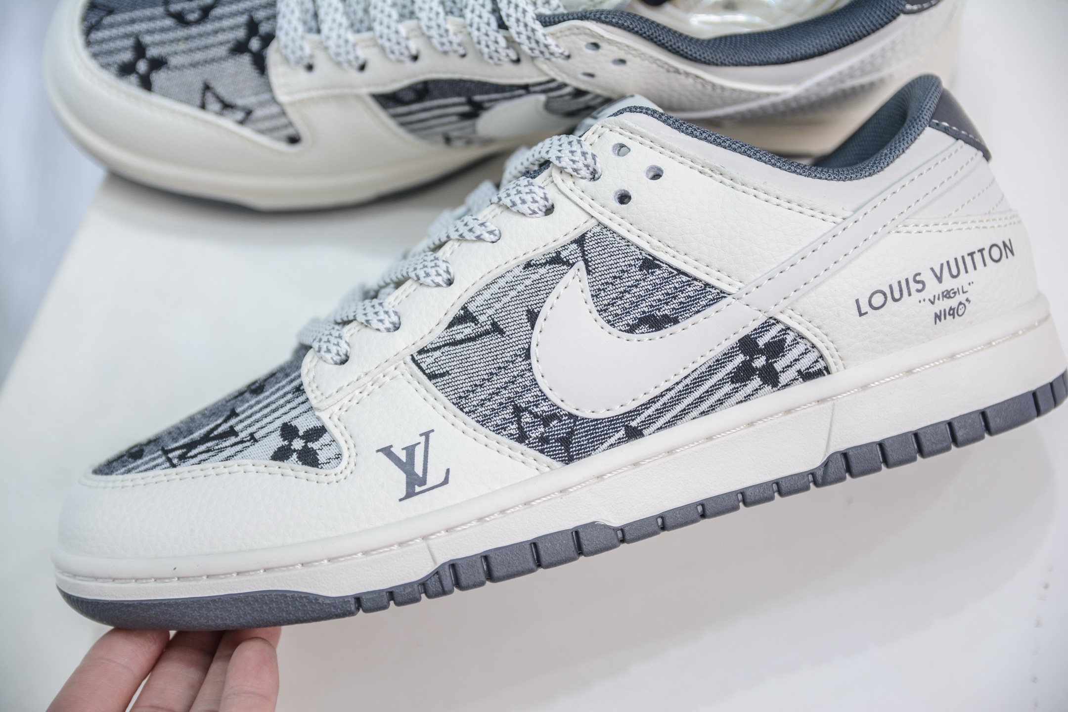 Nike SB Dunk Low x Louis Vuitton Collab White Print Sneaker Size 36-45 8 i1748455469789 9327 0 6