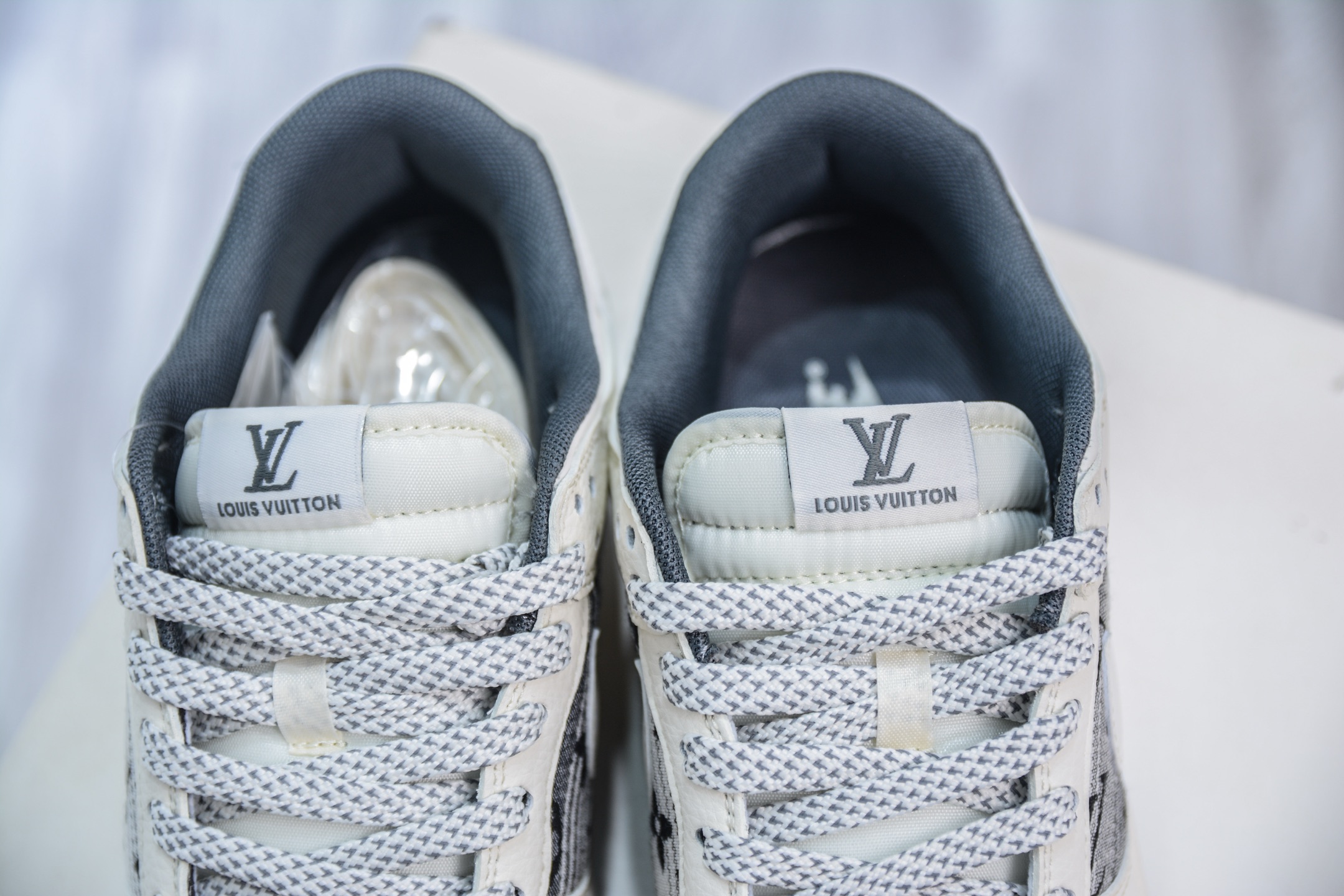 Nike SB Dunk Low x Louis Vuitton Collab White Print Sneaker Size 36-45 9 i1748455469793 1779 0 7