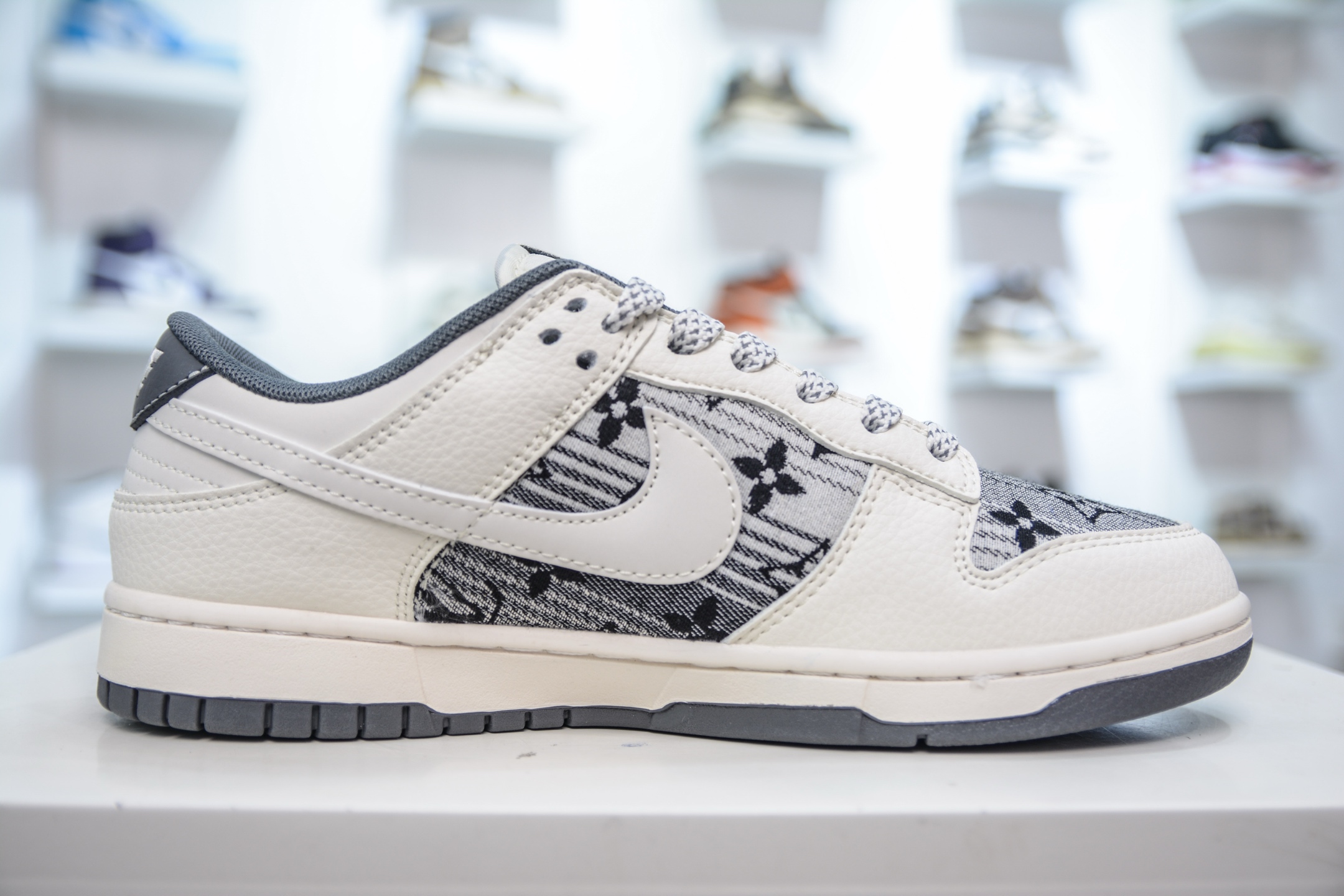 Nike SB Dunk Low x Louis Vuitton Collab White Print Sneaker Size 36-45 4 i1748455471787 2226 0 2