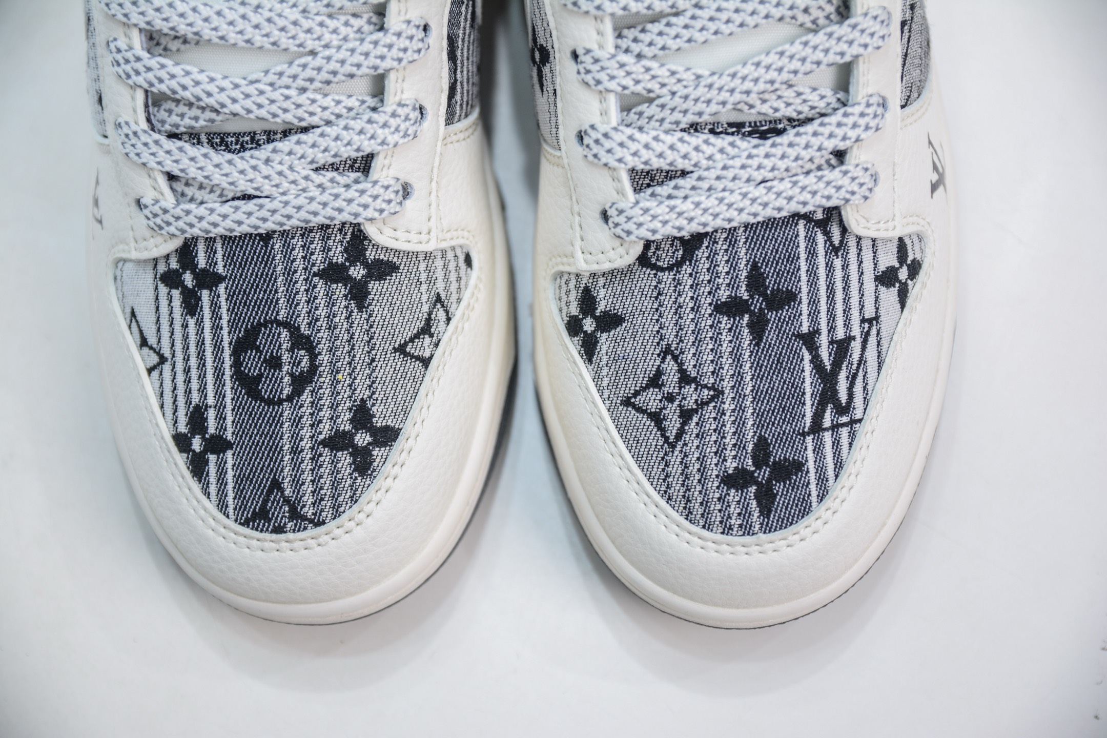 Nike SB Dunk Low x Louis Vuitton Collab White Print Sneaker Size 36-45 10 i1748455471796 214 0 8