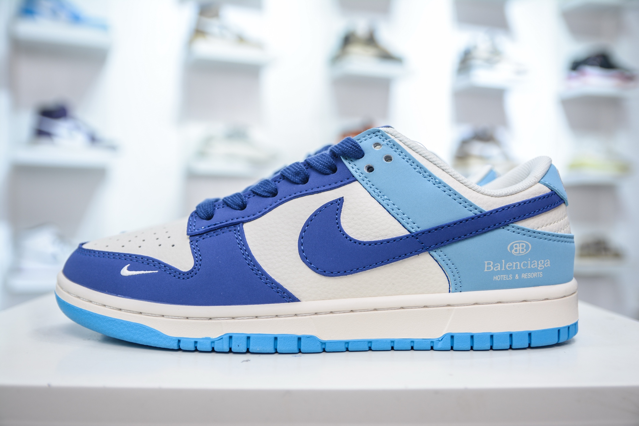 Nike SB Dunk Low x Balenciaga 巴黎世家-白深浅蓝拼接 ZH2598-275