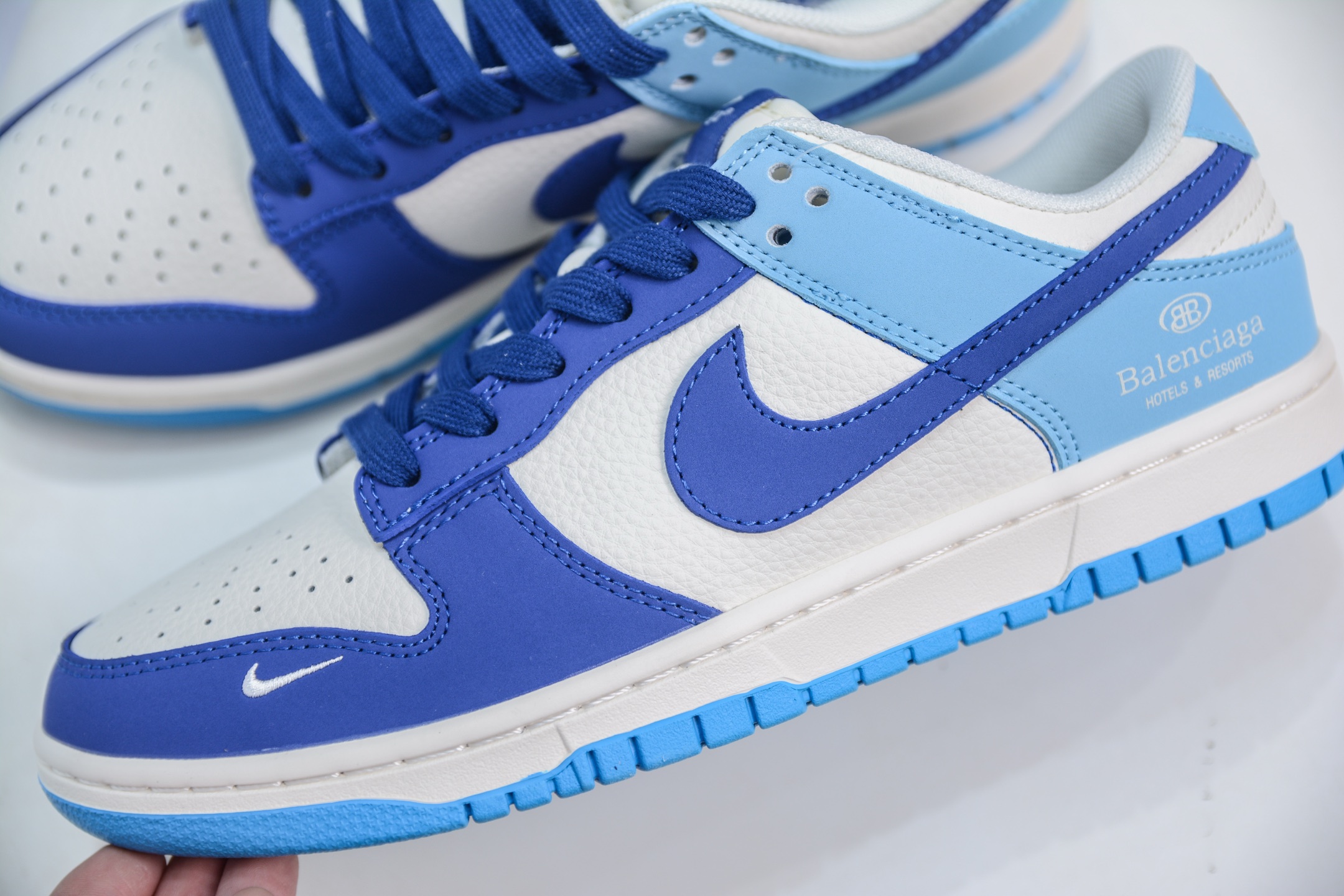 Nike SB Dunk Low x Balenciaga 巴黎世家-白深浅蓝拼接 ZH2598-275